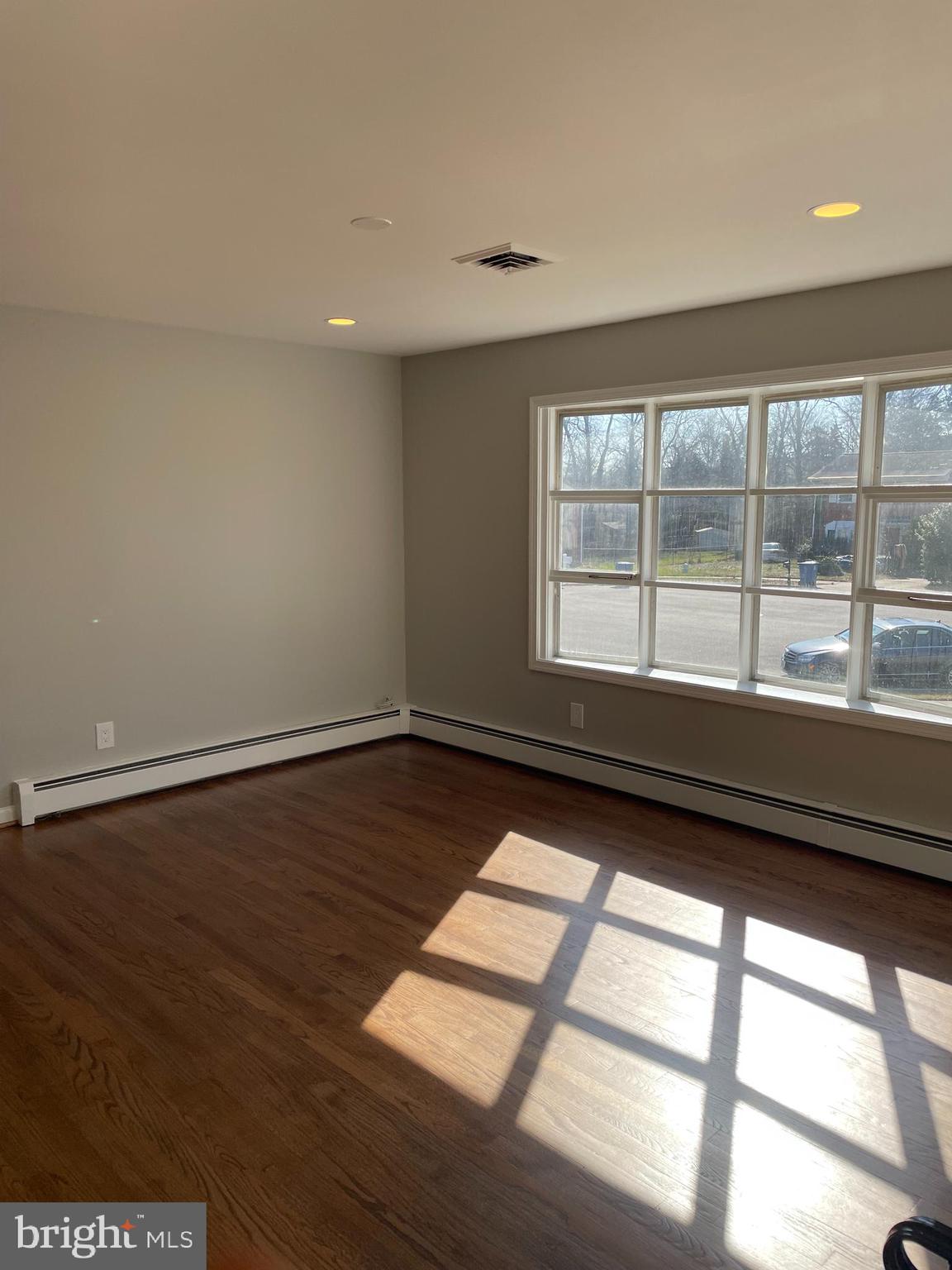 BRIARVIEW - Residential Lease