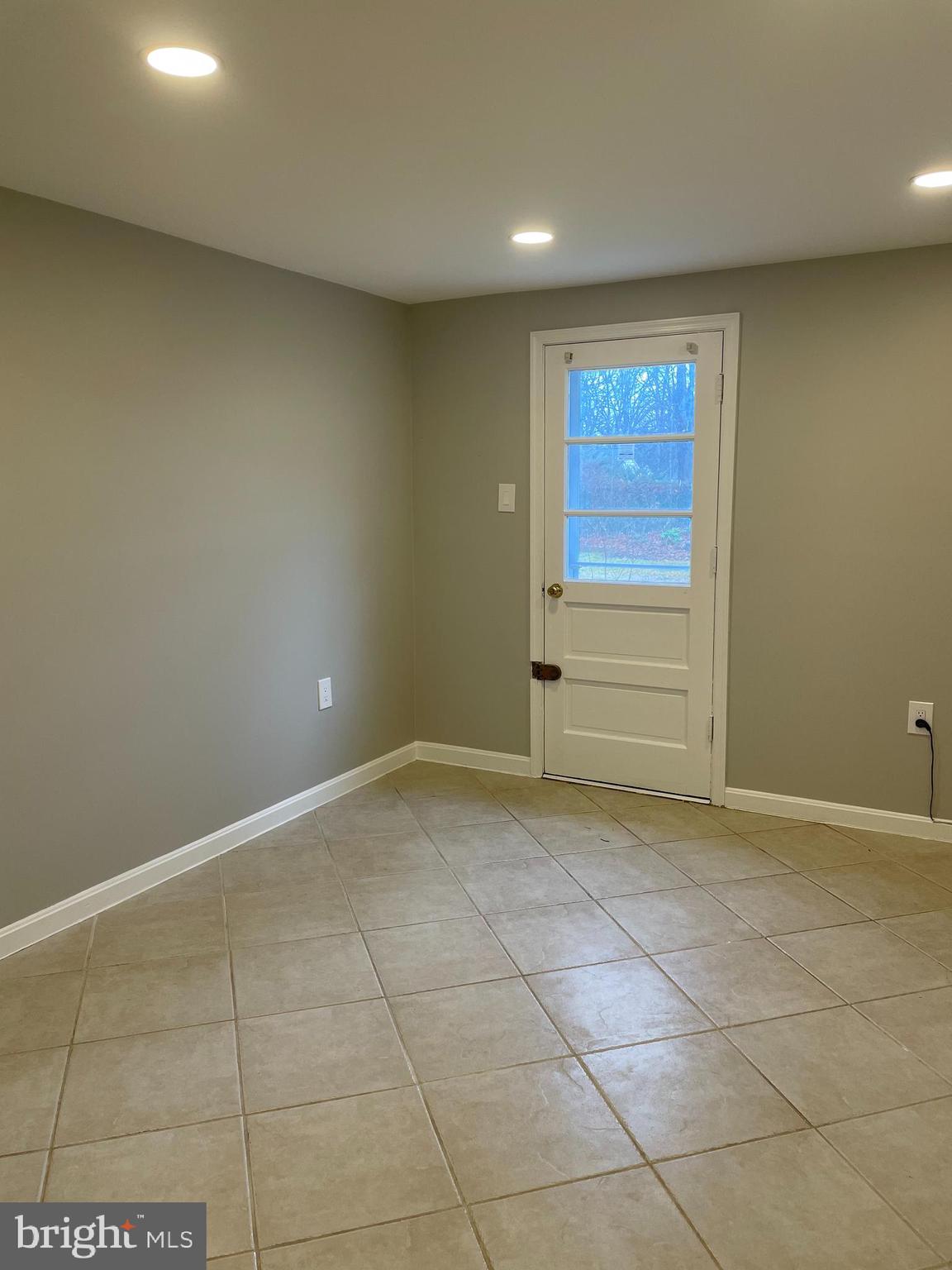 BRIARVIEW - Residential Lease