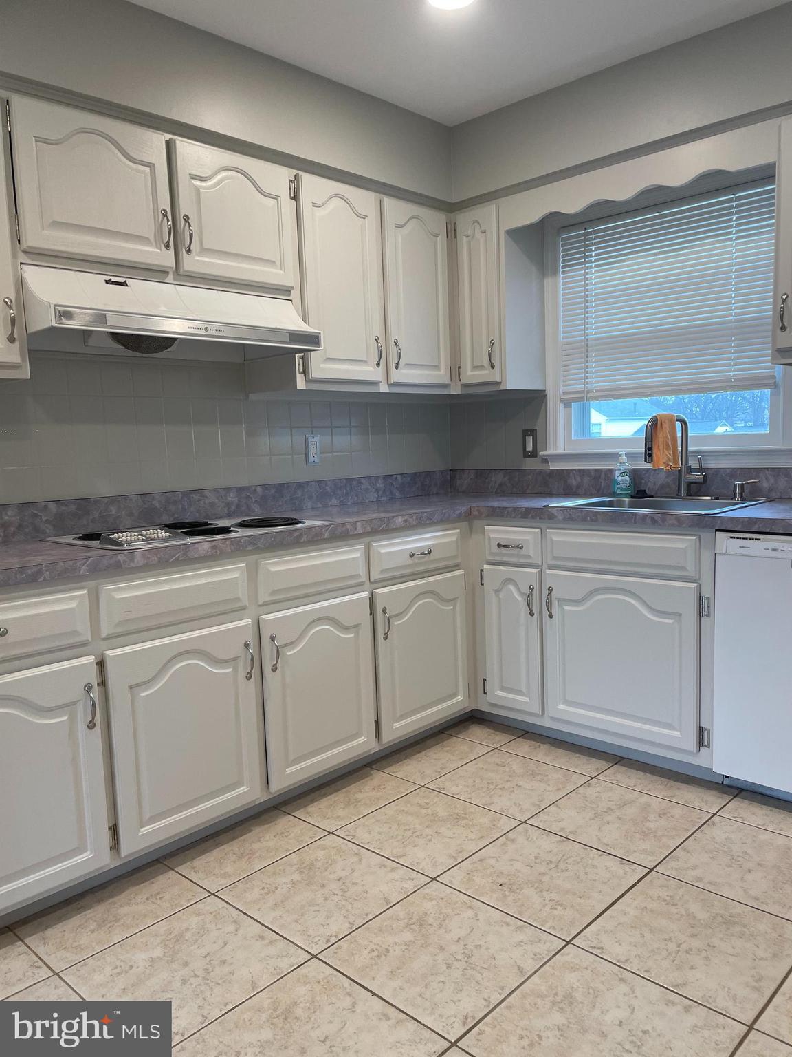 BRIARVIEW - Residential Lease