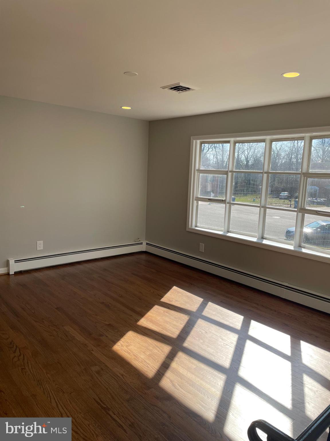 BRIARVIEW - Residential Lease