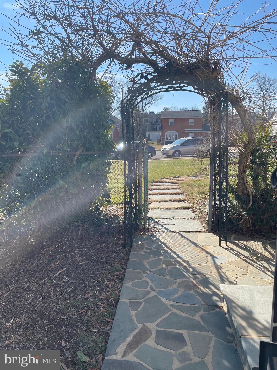 BRIARVIEW - Residential Lease