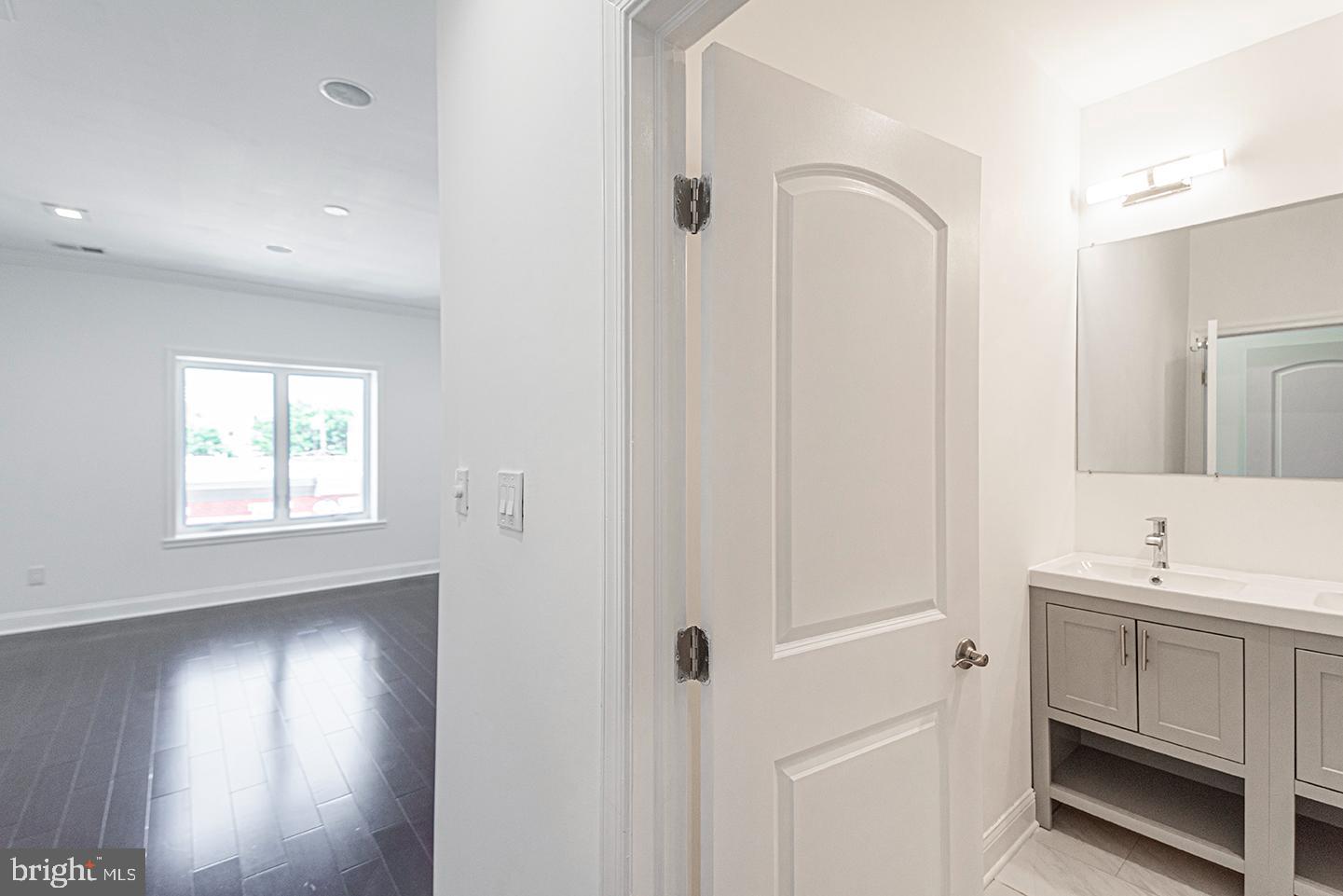 POINT BREEZE - Residential Lease