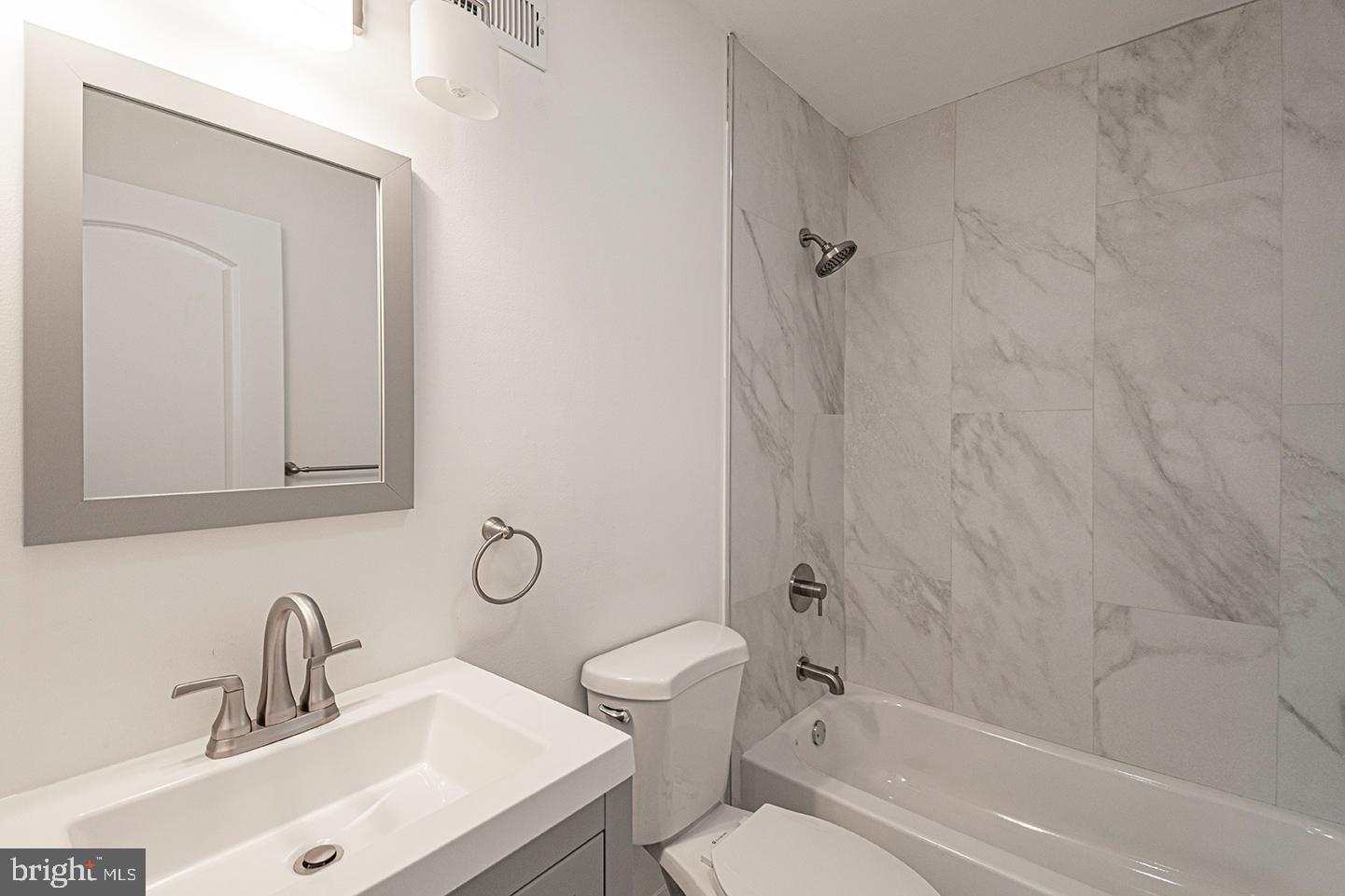 POINT BREEZE - Residential Lease