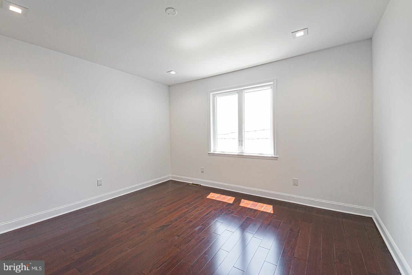 POINT BREEZE - Residential Lease