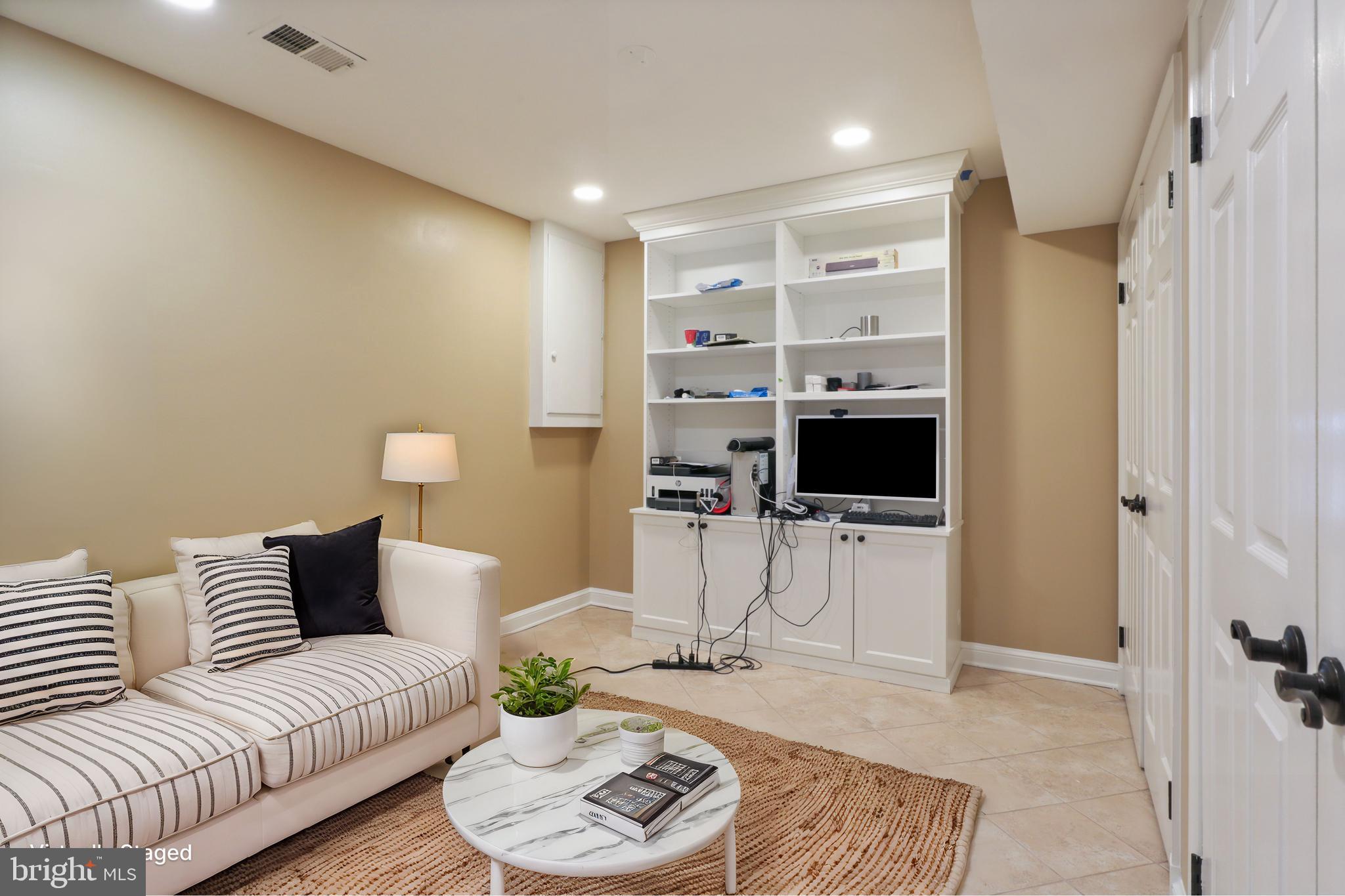 DEL RAY - Residential Lease