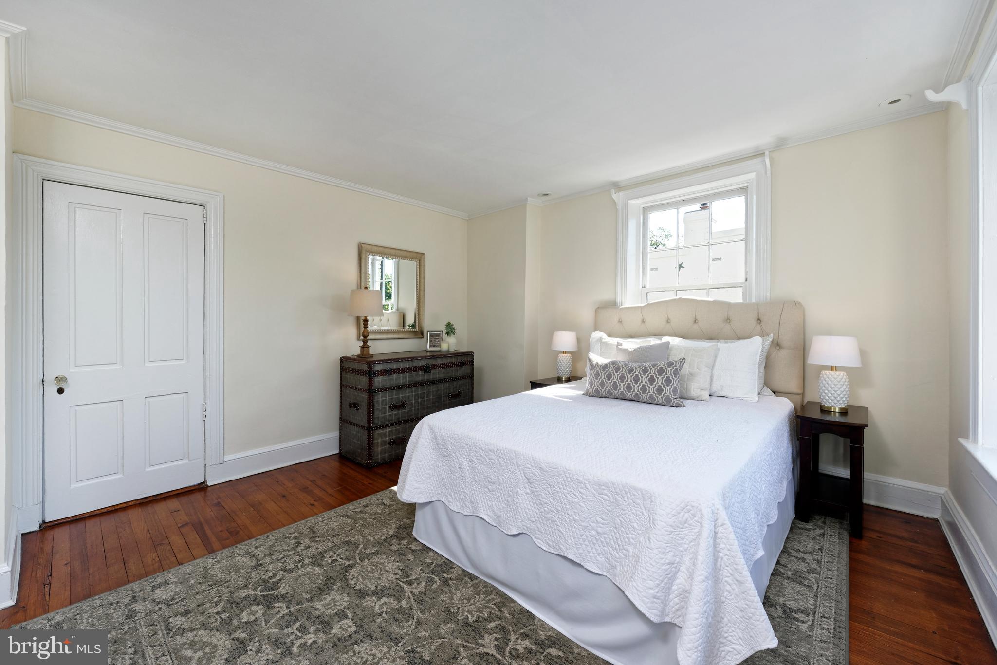 OLD TOWN ALEXANDRIA - Residential