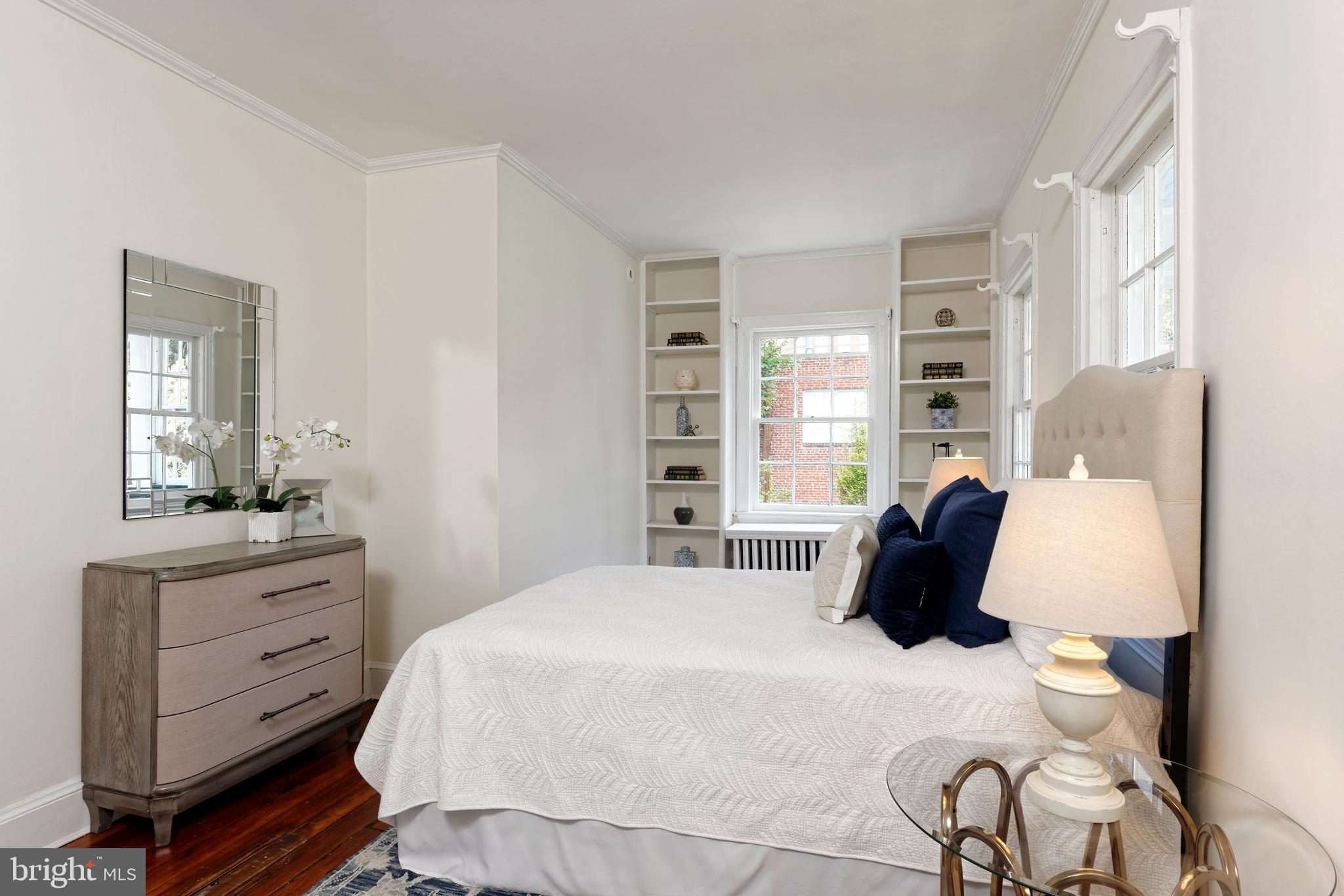 OLD TOWN ALEXANDRIA - Residential