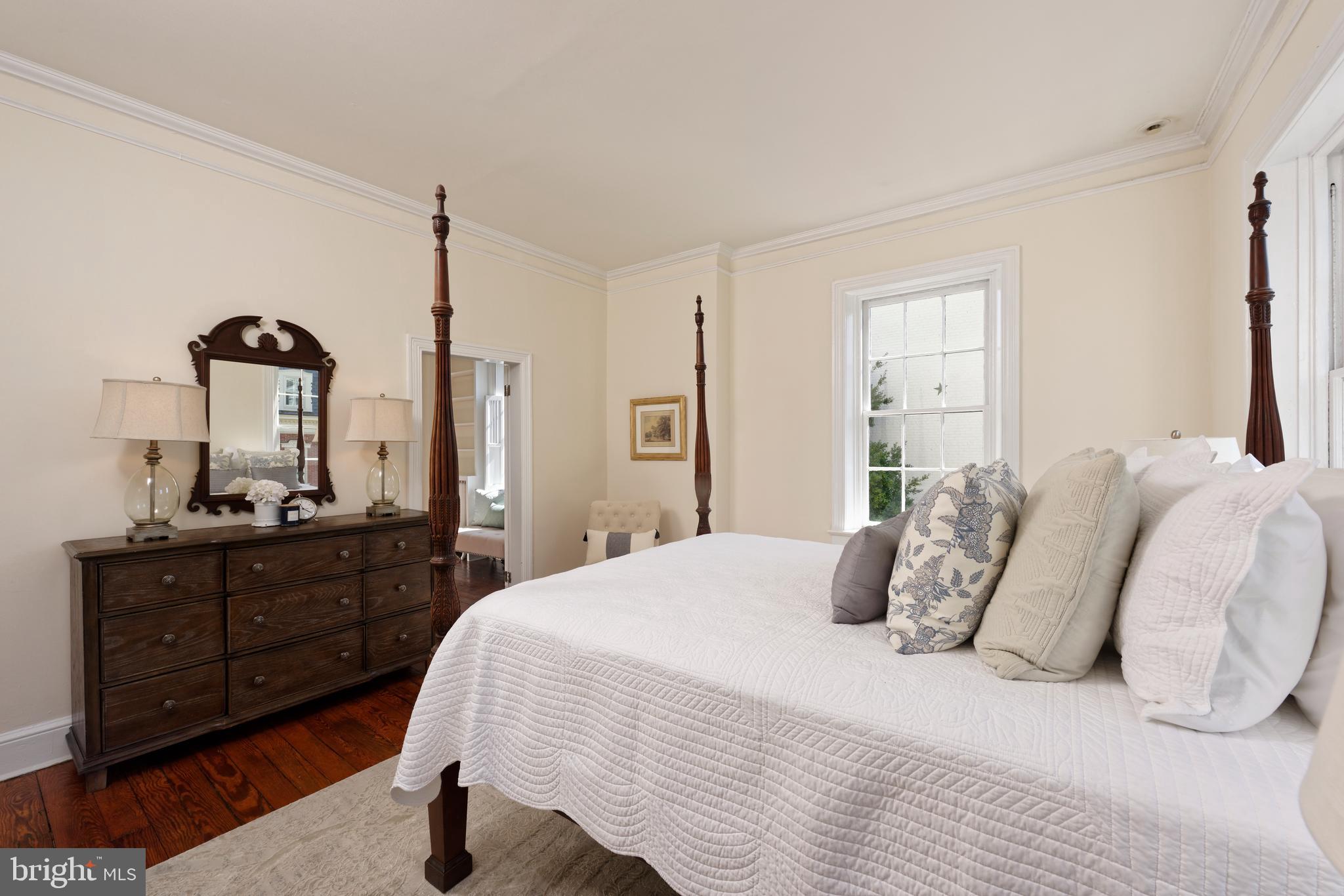 OLD TOWN ALEXANDRIA - Residential