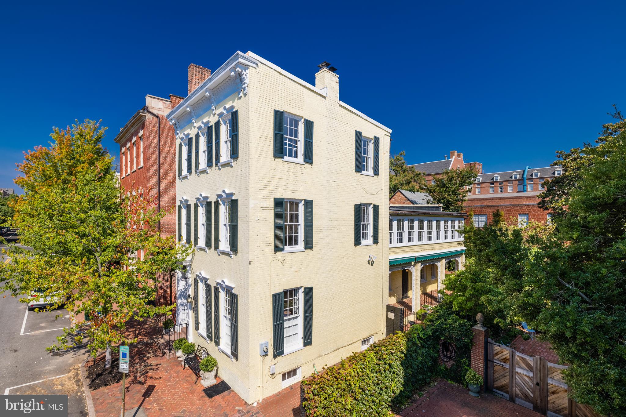OLD TOWN ALEXANDRIA - Residential