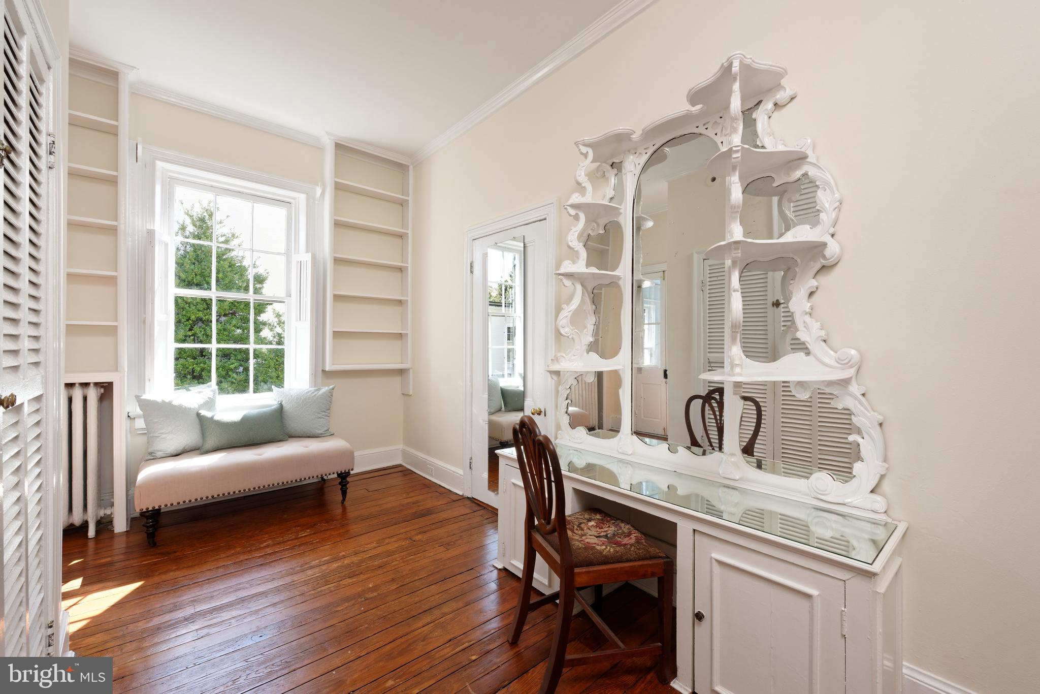 OLD TOWN ALEXANDRIA - Residential