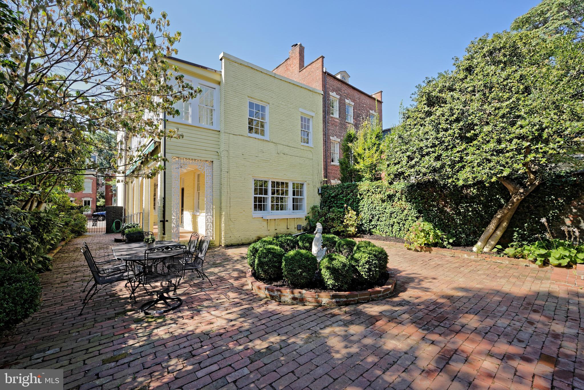 OLD TOWN ALEXANDRIA - Residential