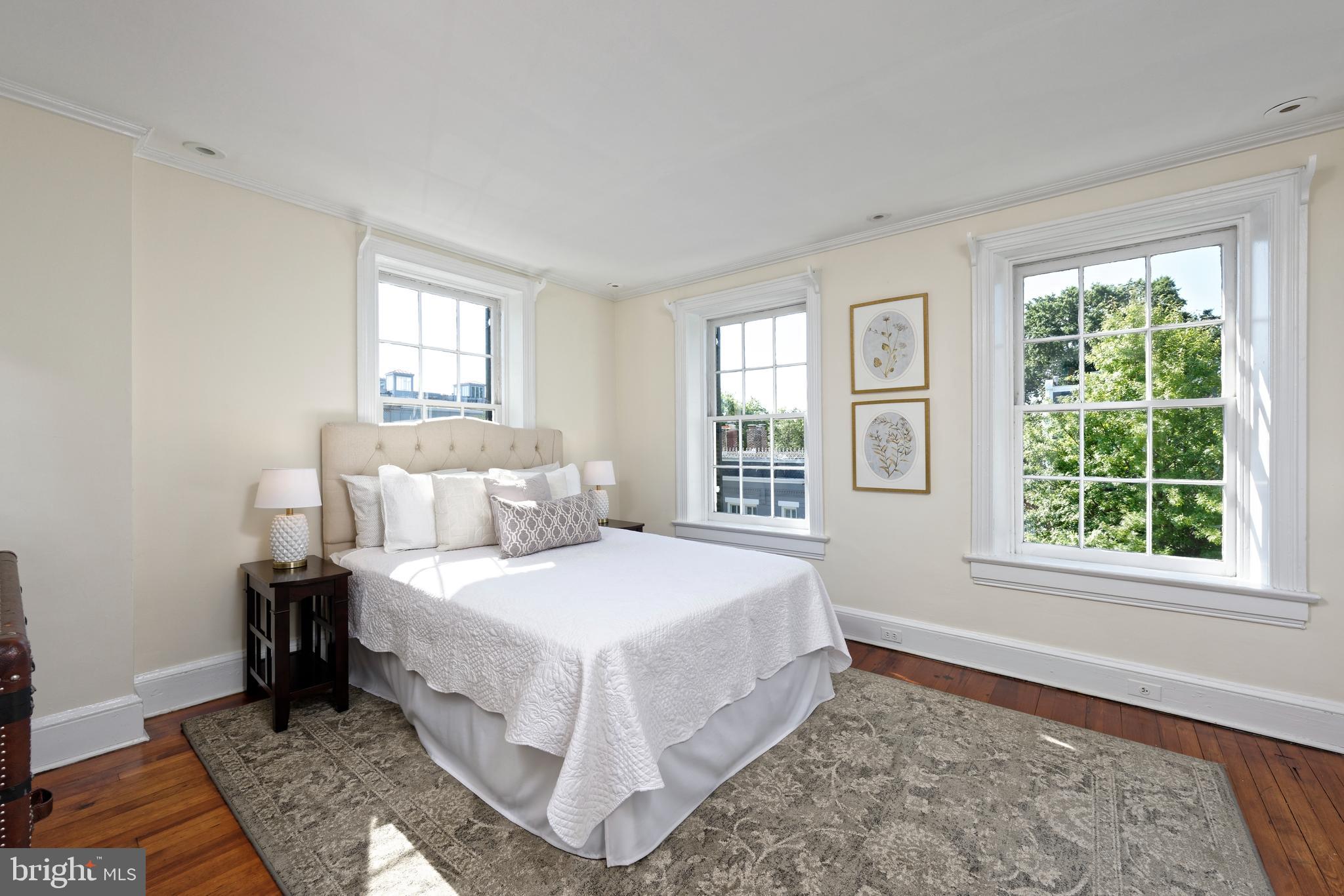 OLD TOWN ALEXANDRIA - Residential