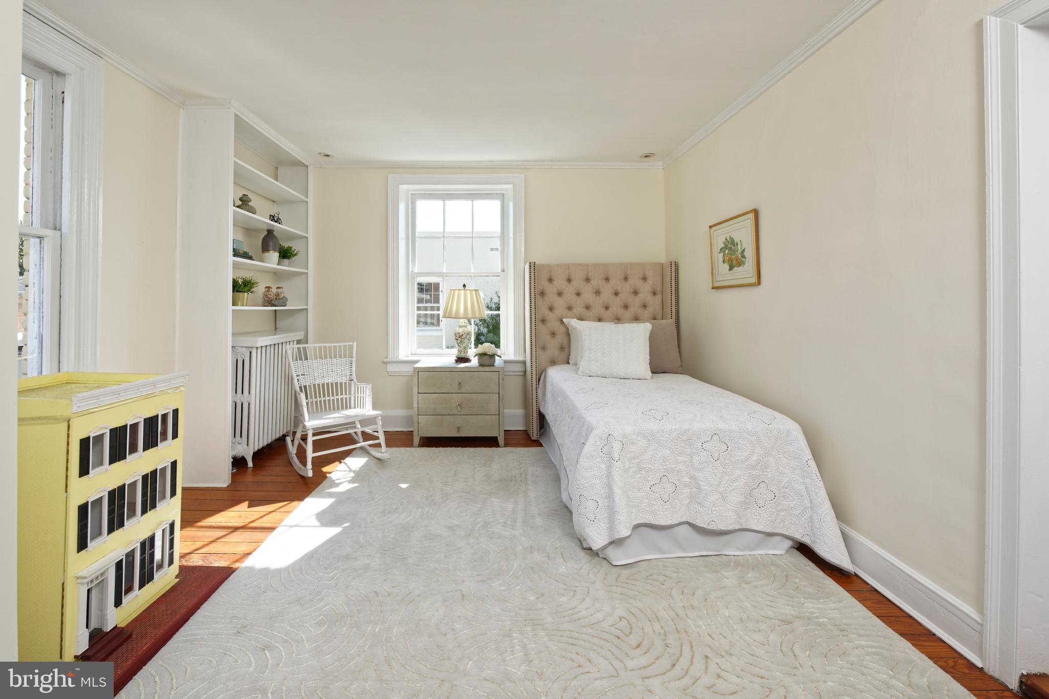 OLD TOWN ALEXANDRIA - Residential