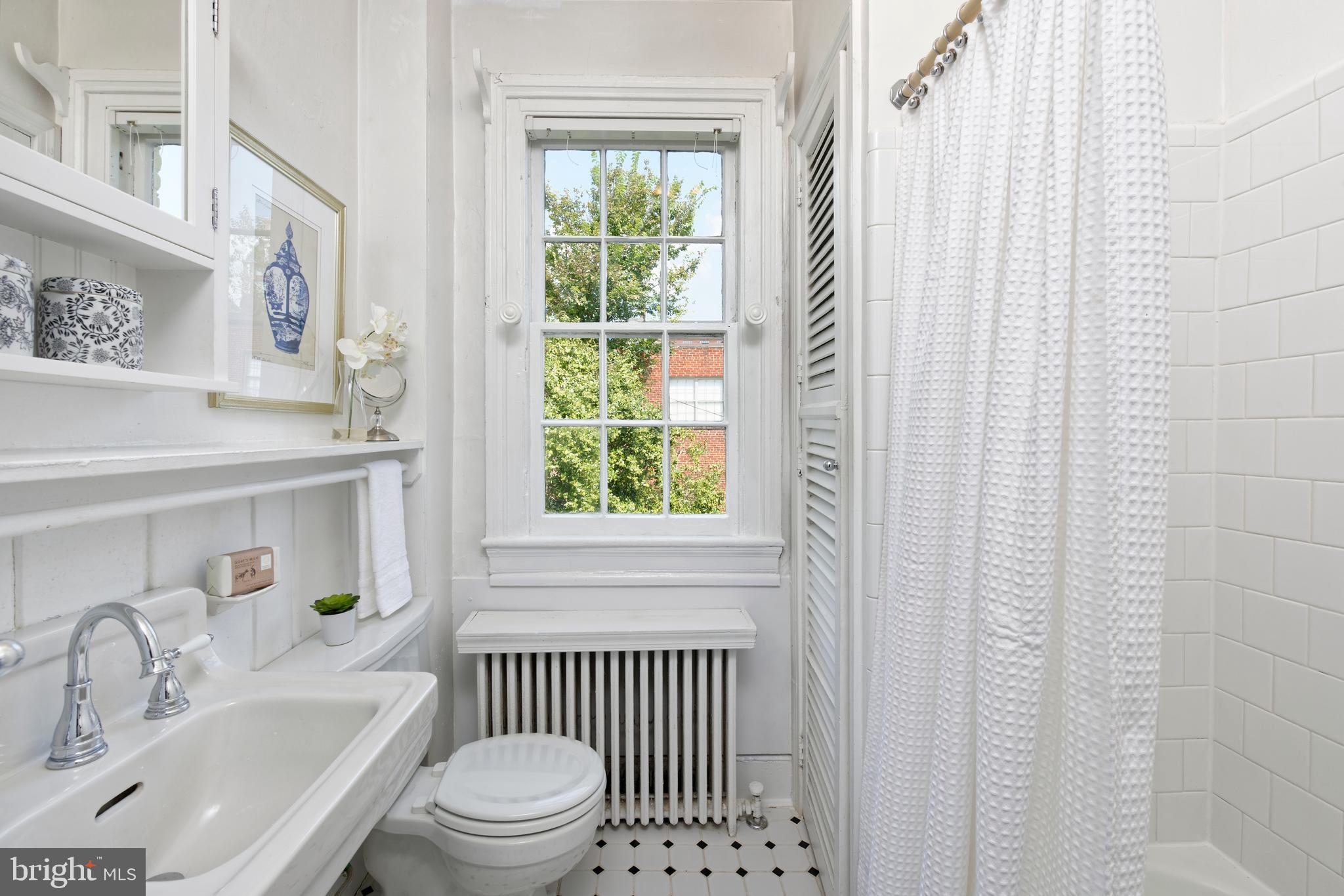 OLD TOWN ALEXANDRIA - Residential