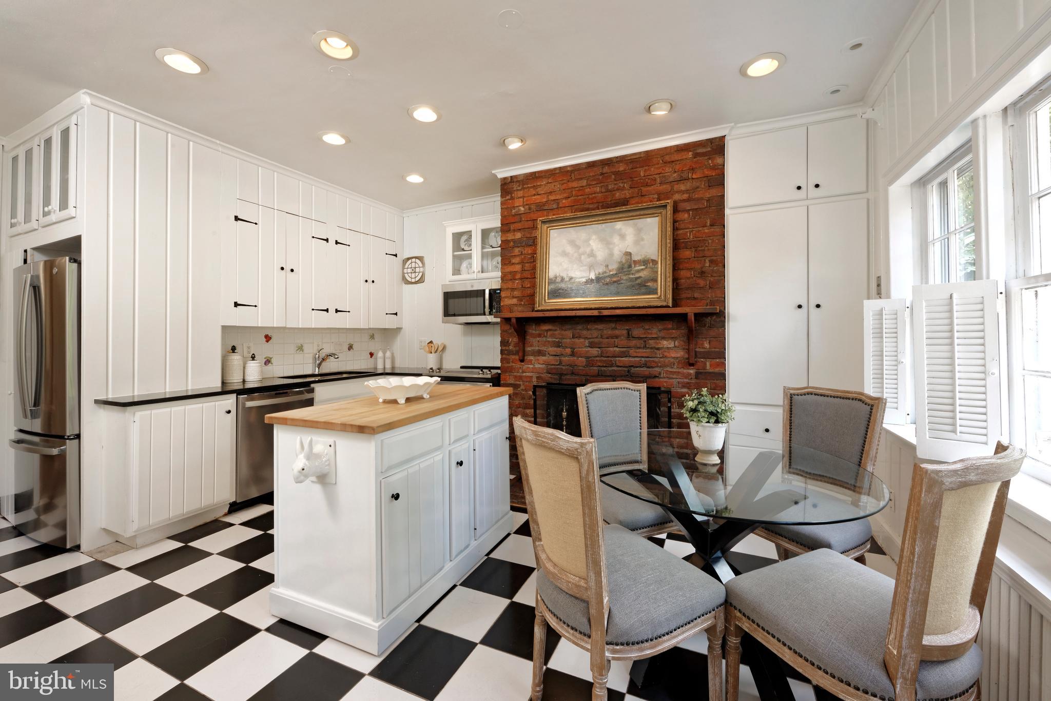 OLD TOWN ALEXANDRIA - Residential