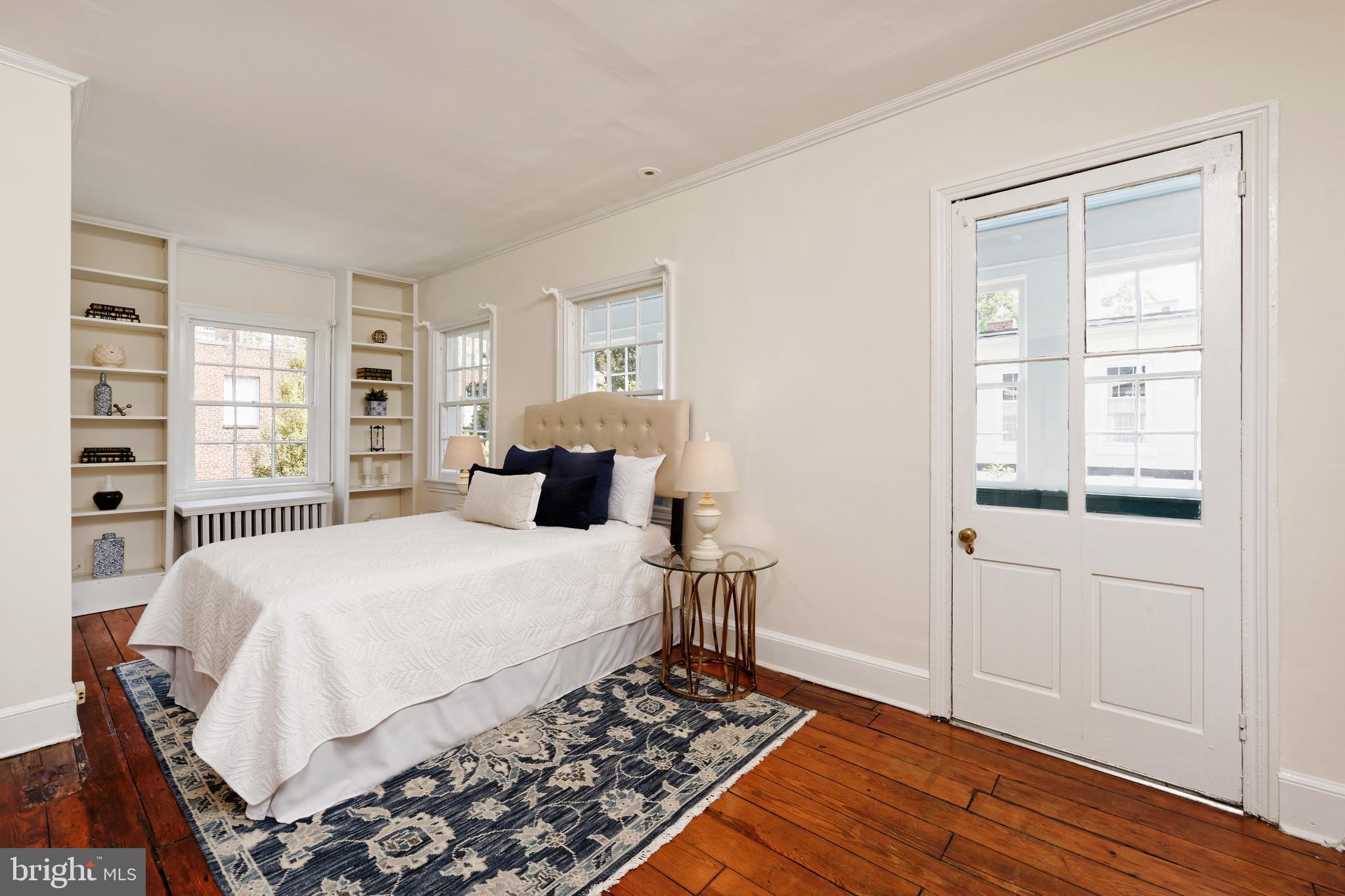 OLD TOWN ALEXANDRIA - Residential