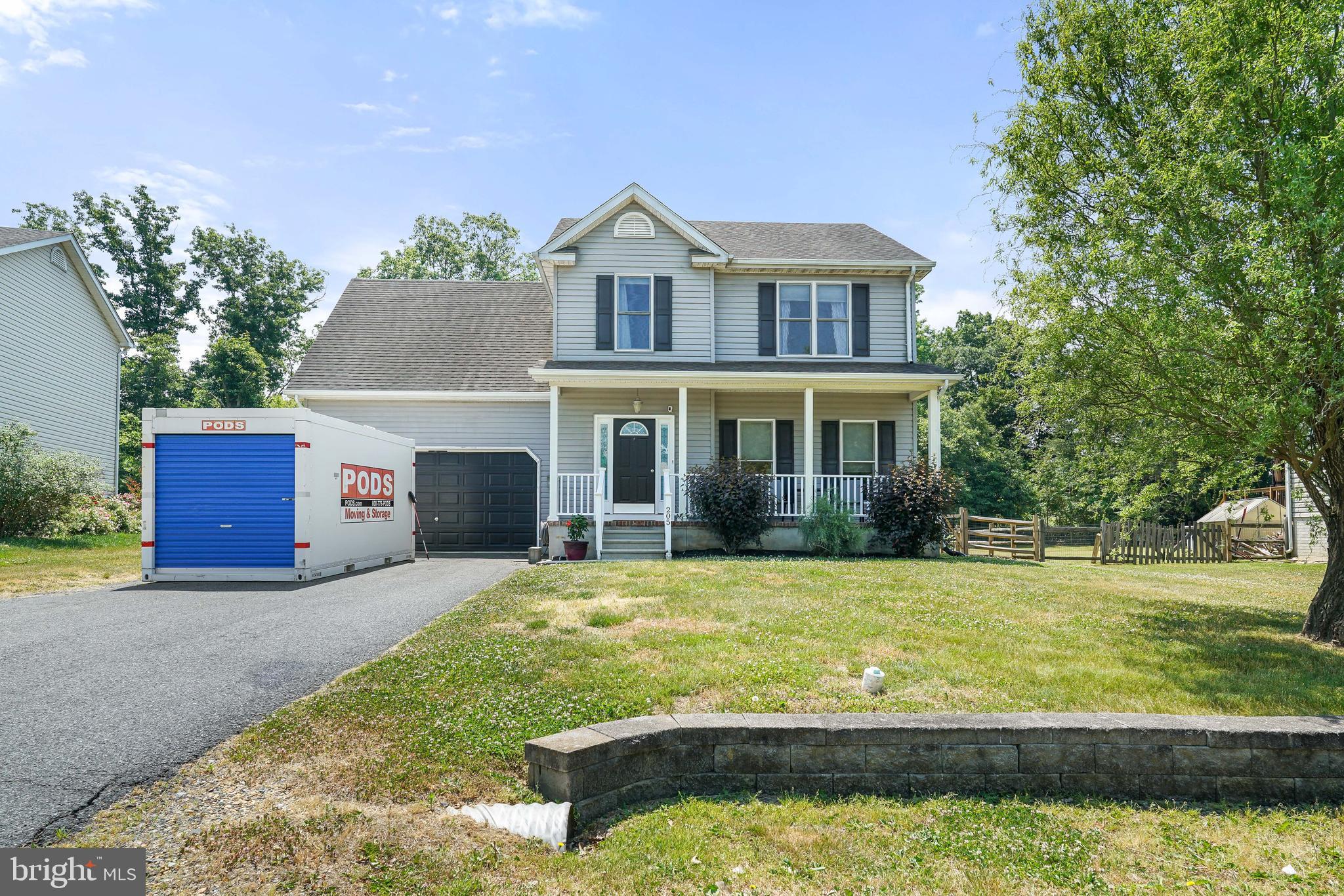 KENSINGTON COURTS - Residential