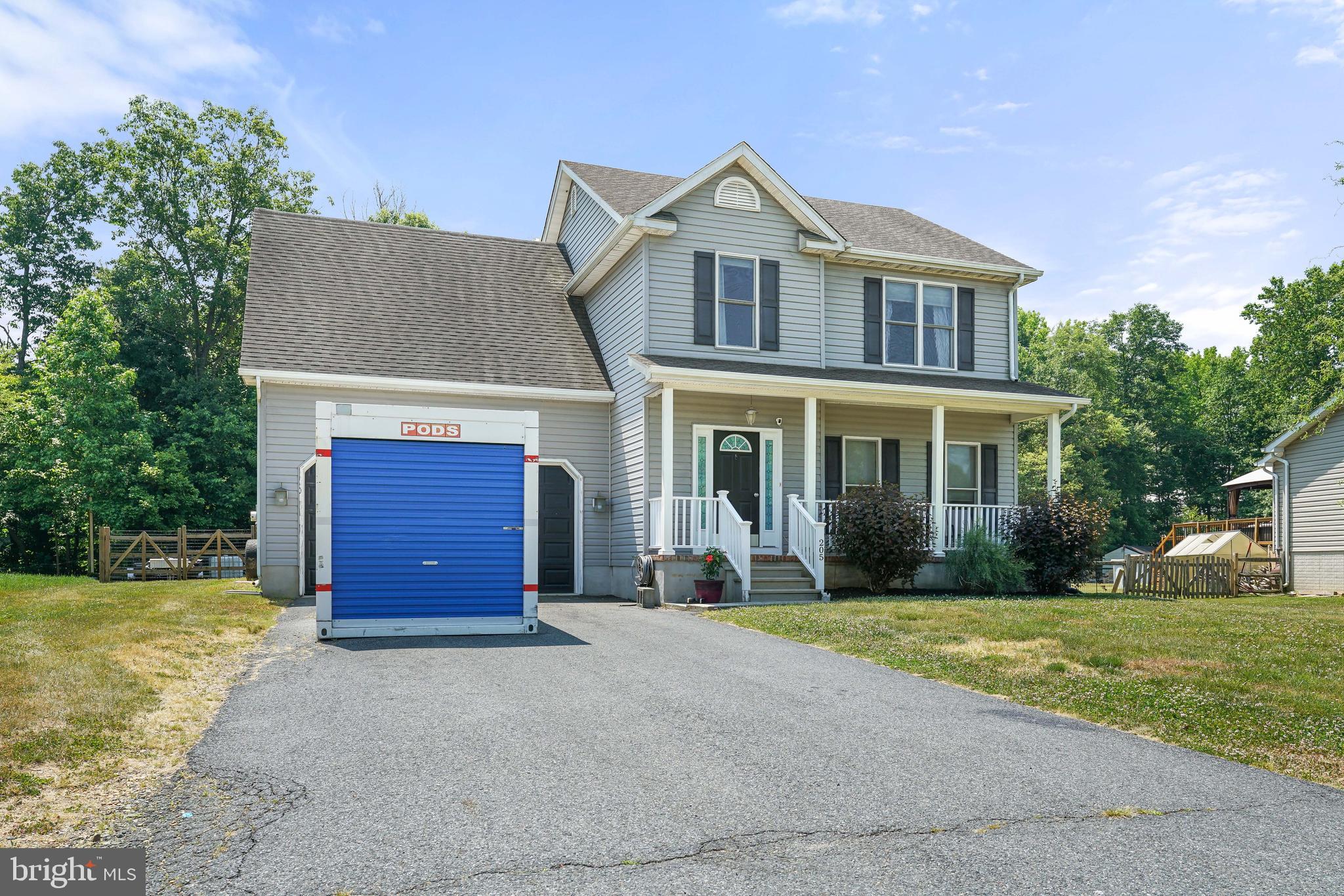 KENSINGTON COURTS - Residential