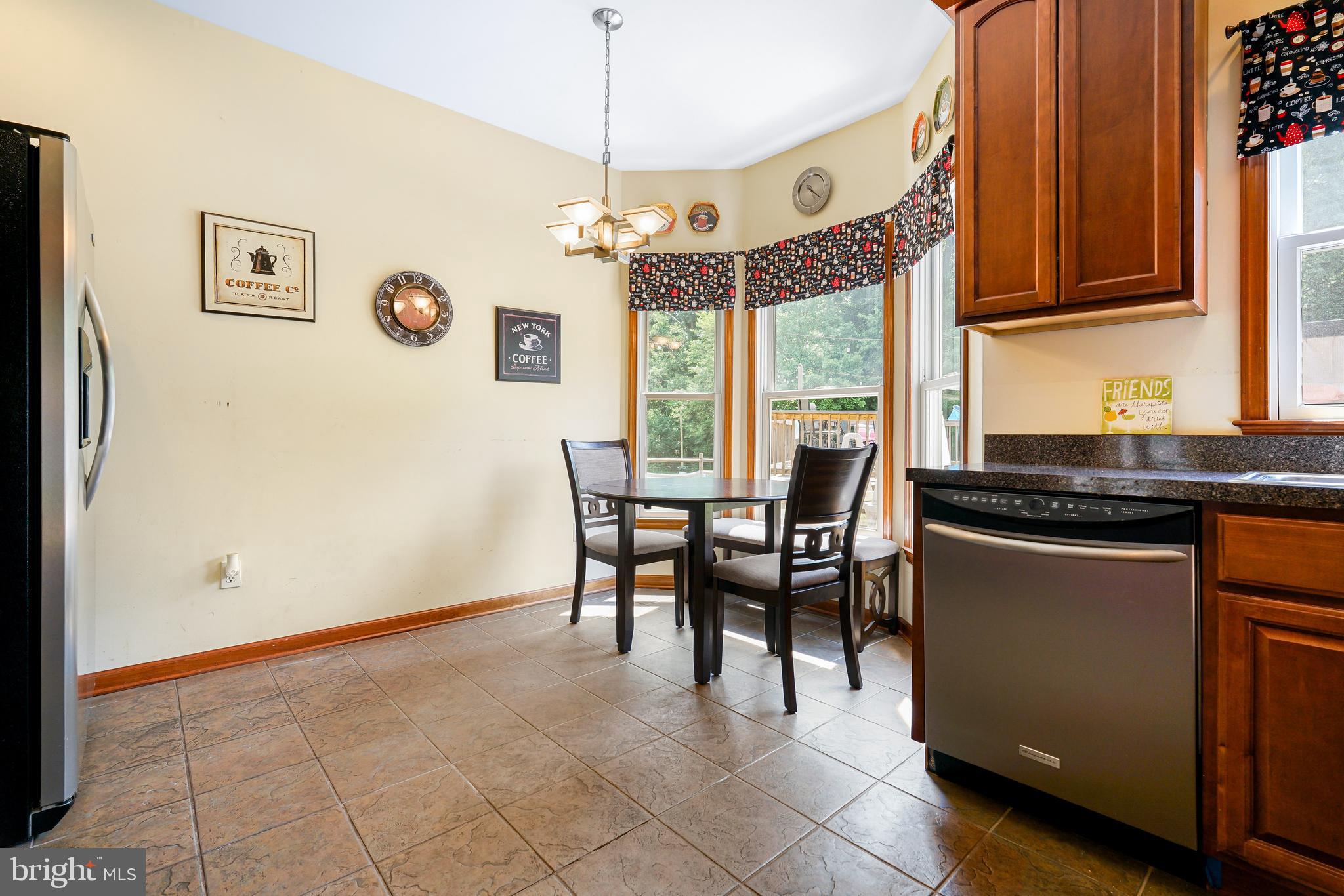 KENSINGTON COURTS - Residential