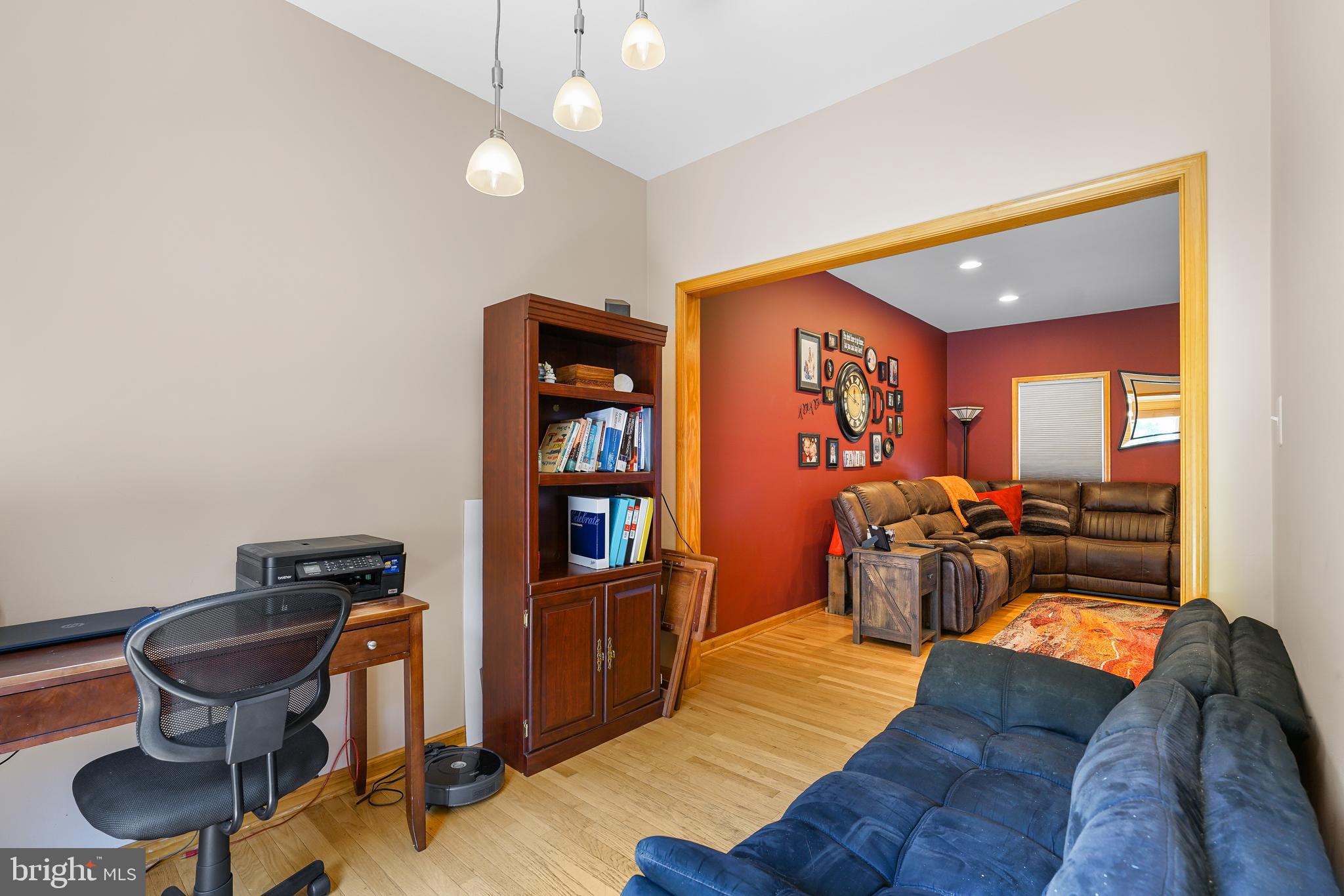 KENSINGTON COURTS - Residential