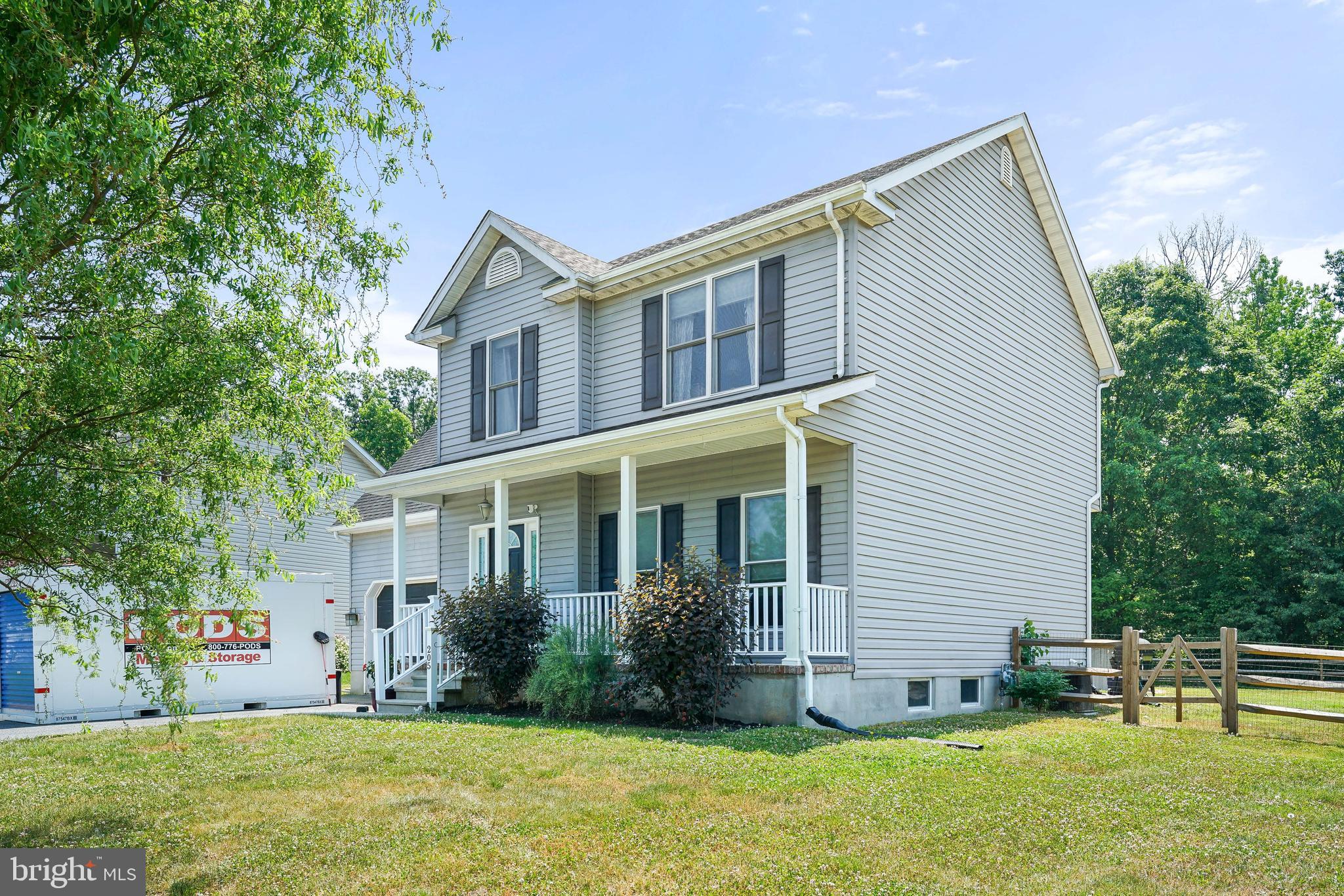 KENSINGTON COURTS - Residential