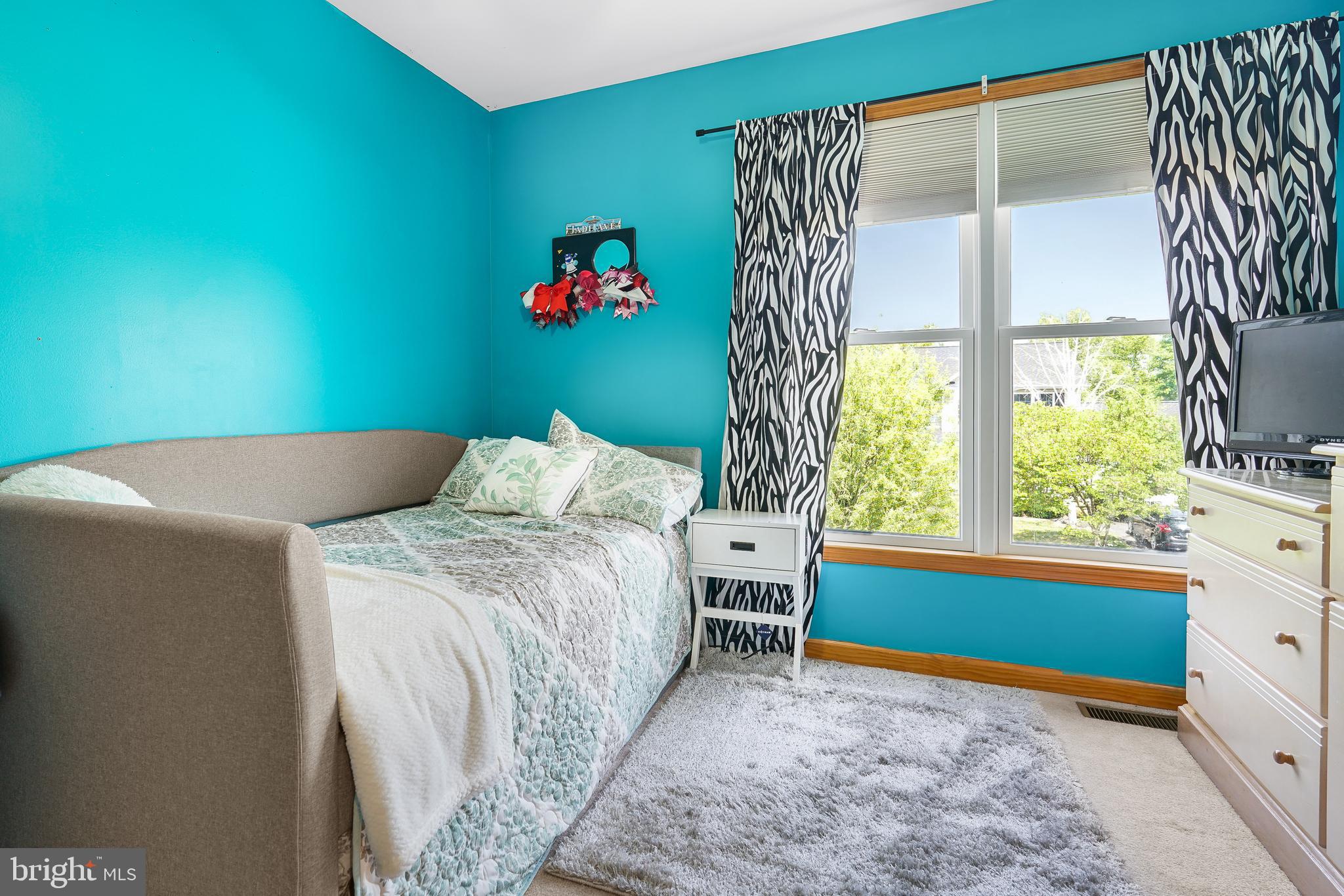 KENSINGTON COURTS - Residential