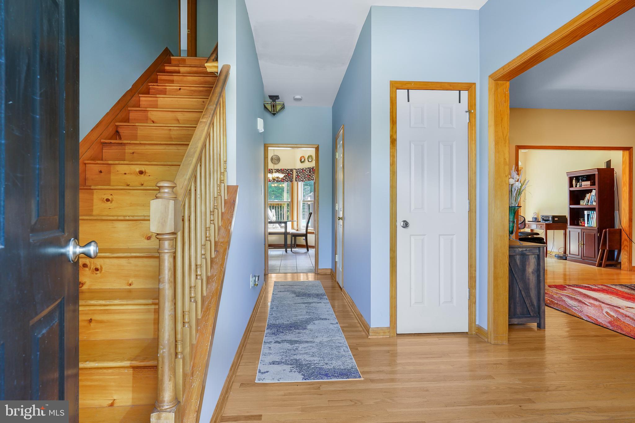 KENSINGTON COURTS - Residential