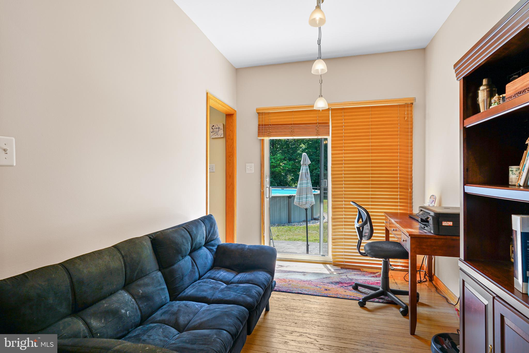 KENSINGTON COURTS - Residential