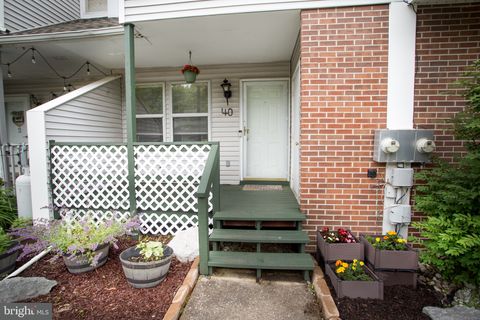 40 ASHLEY DRIVE NEW CASTLE DE 19720