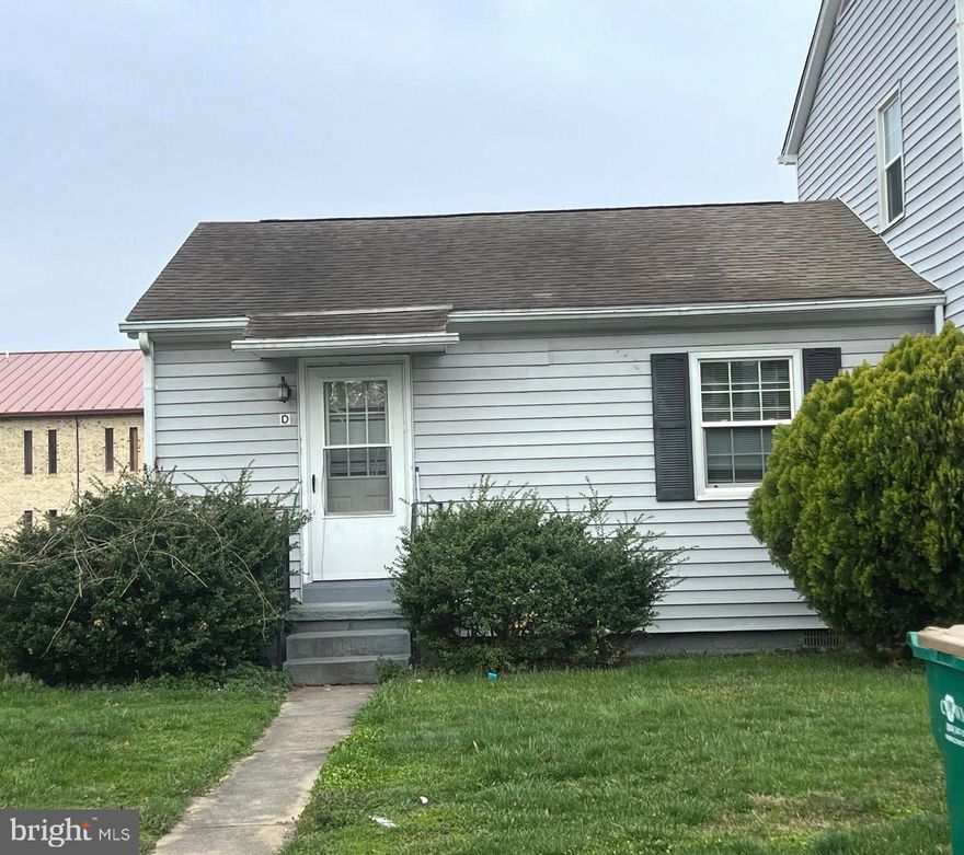 Don’t miss this great opportunity—this one won’t last long! This 2 bedroom 1 bathroom features stunning hardwood floors throughout, offering a warm and inviting ambiance. The spacious living area is filled with natural light, providing a perfect space for relaxing or entertaining. Both bedrooms are generously sized with closets, providing plenty of storage space. Located right in the heart of Dahlgren, it is walking distance to the NSWC Naval Base and a brisk 5 minute drive to the 301 bridge into Maryland.