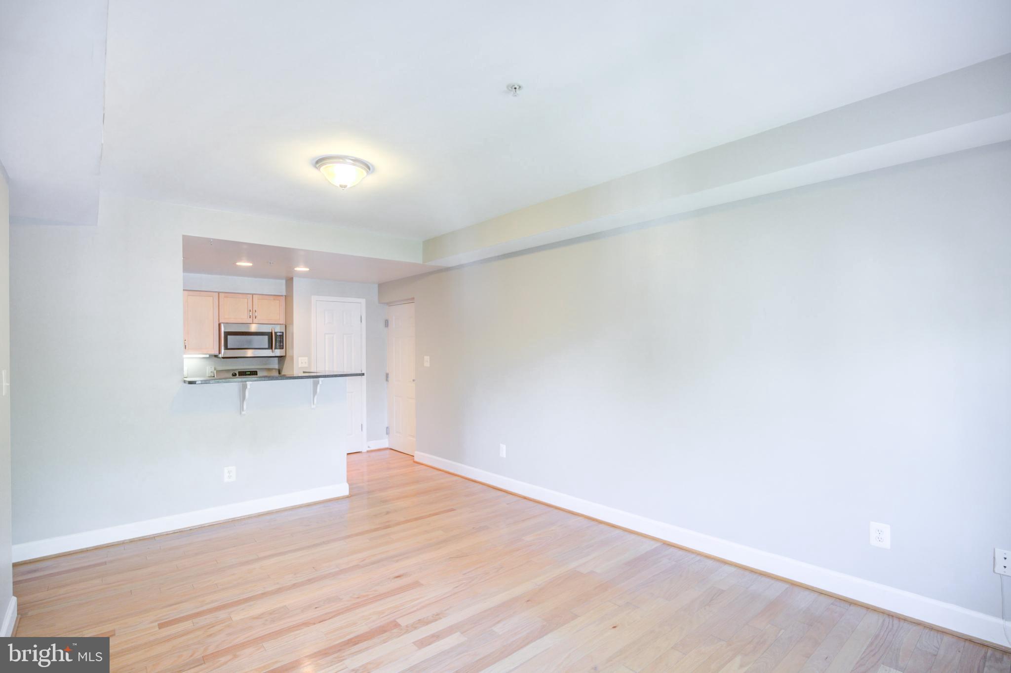 GATEHOUSE CONDOMINIUM - Residential Lease