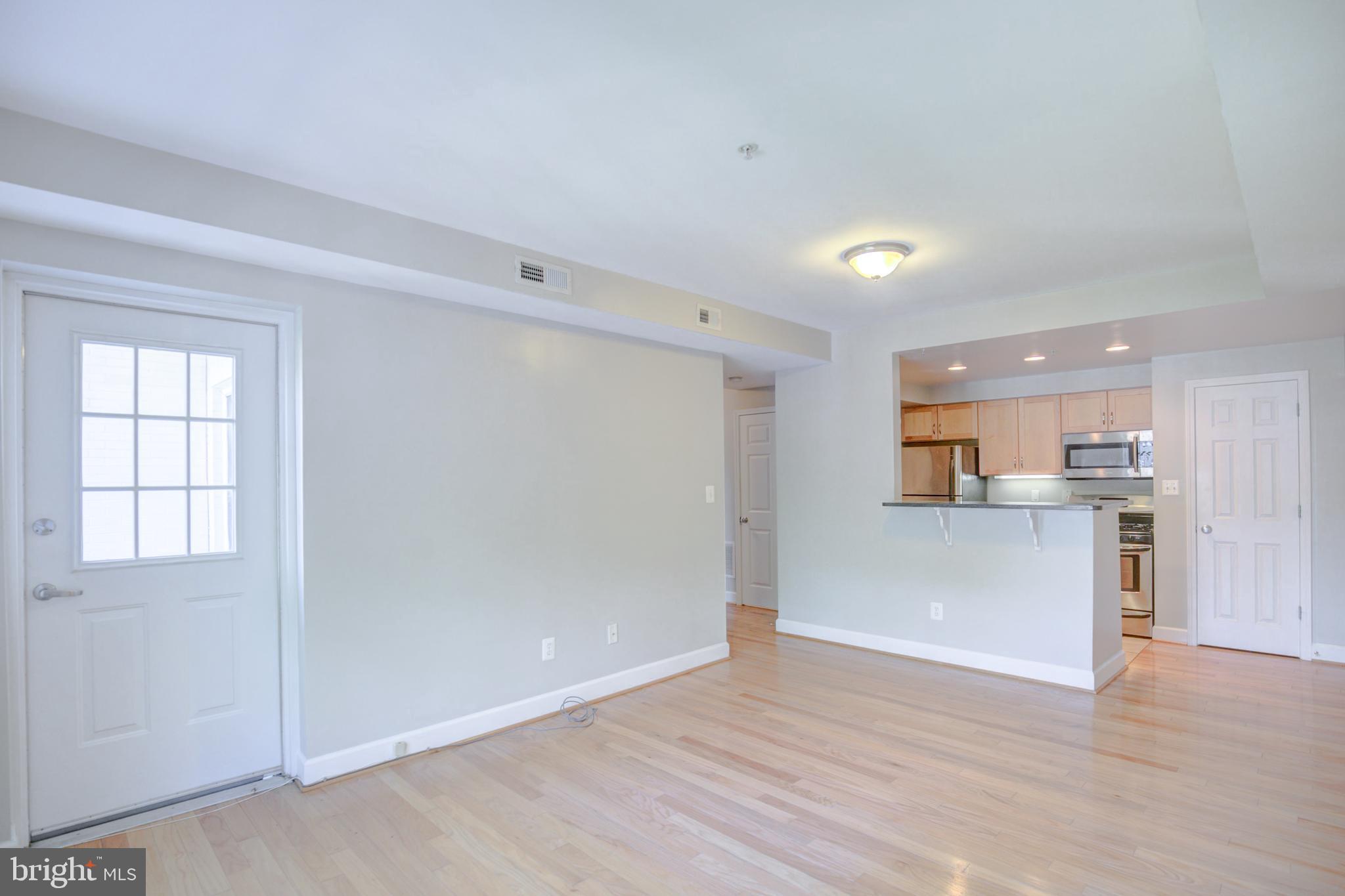 GATEHOUSE CONDOMINIUM - Residential Lease