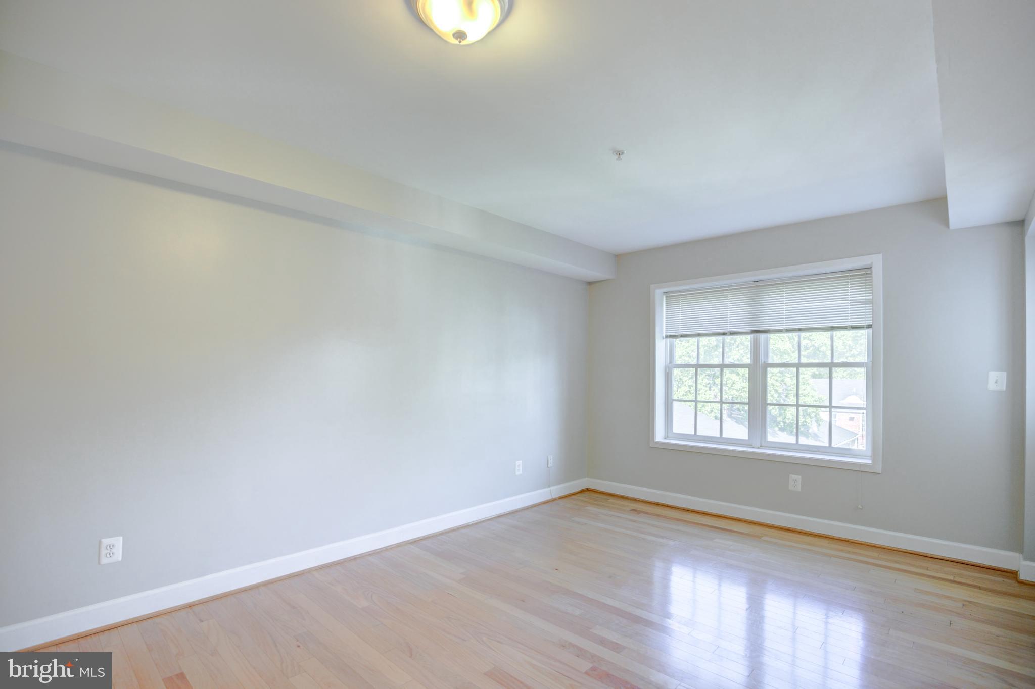 GATEHOUSE CONDOMINIUM - Residential Lease