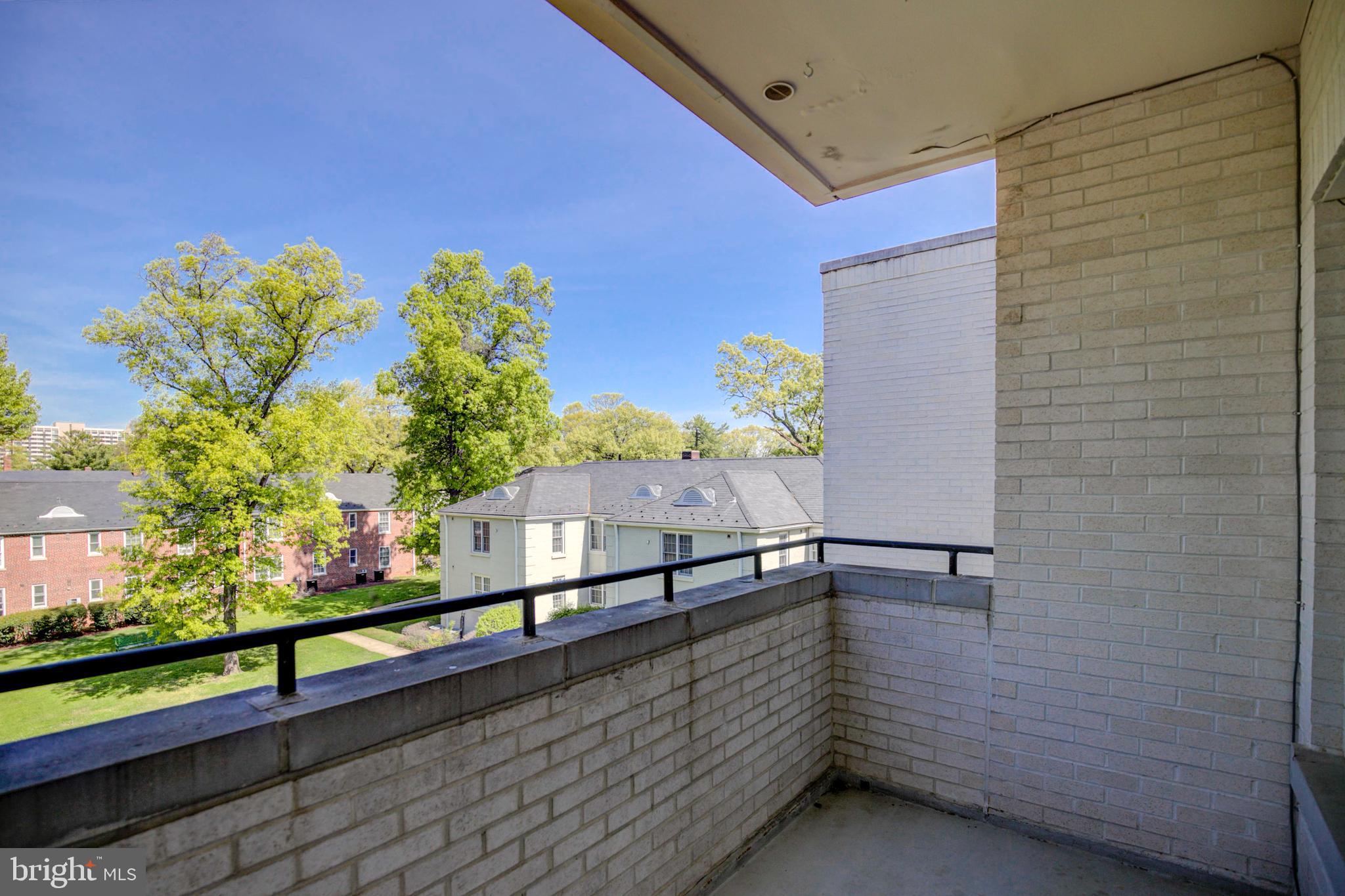 GATEHOUSE CONDOMINIUM - Residential Lease