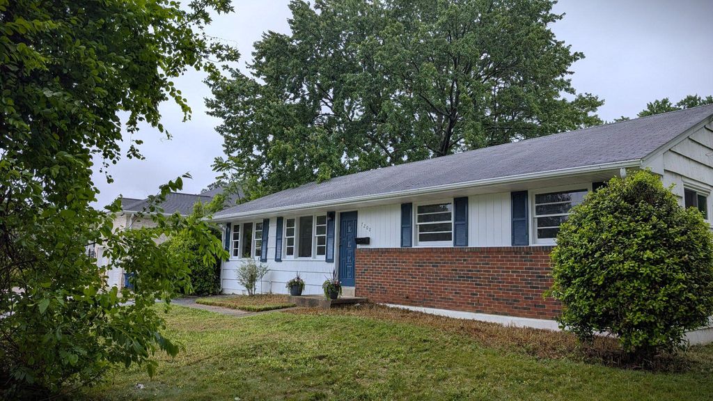 Photo of 7200 Vellex Lane, ANNANDALE, VA 22003 (MLS # VAFX2315134)