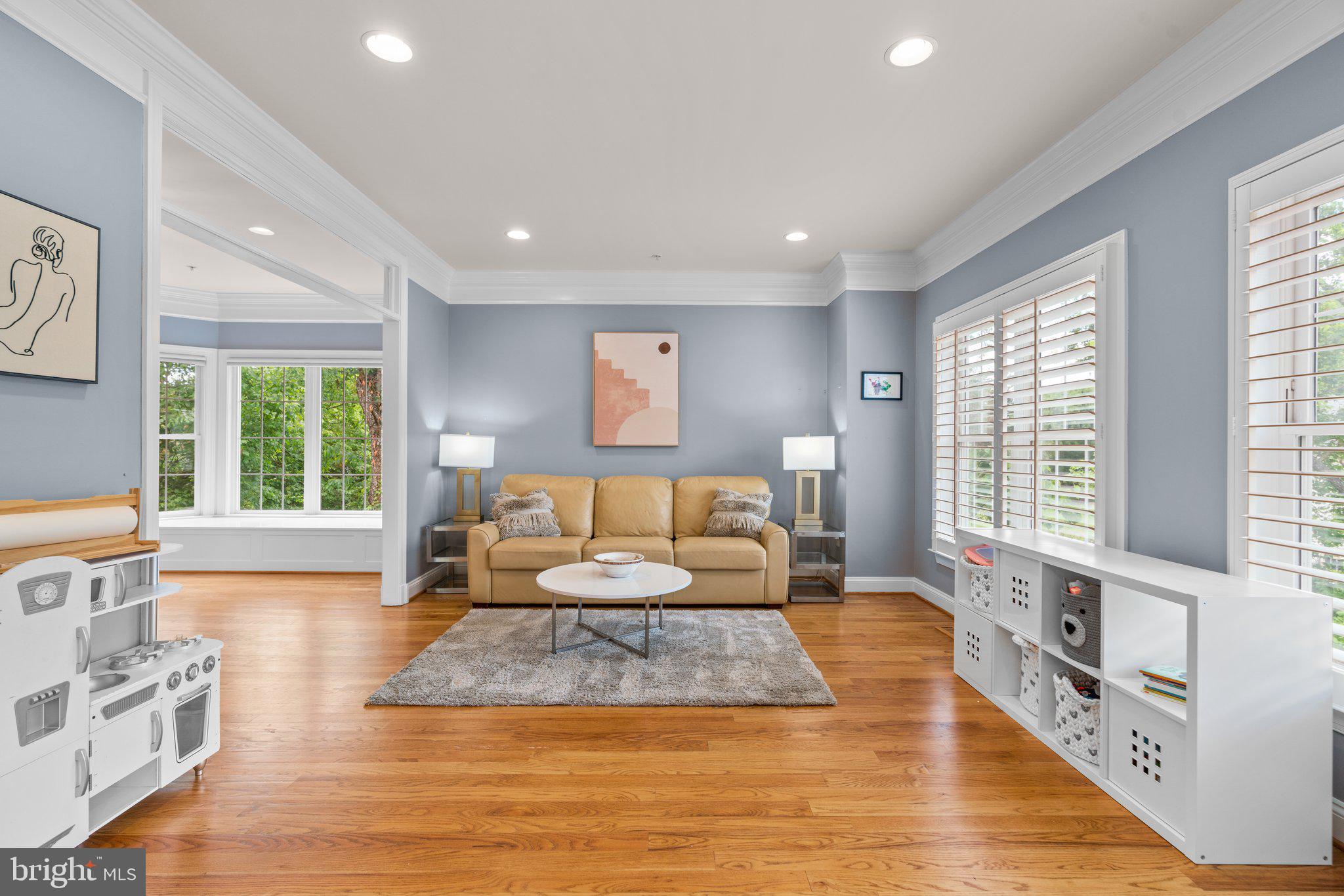 DARNESTOWN OUTSIDE - Residential