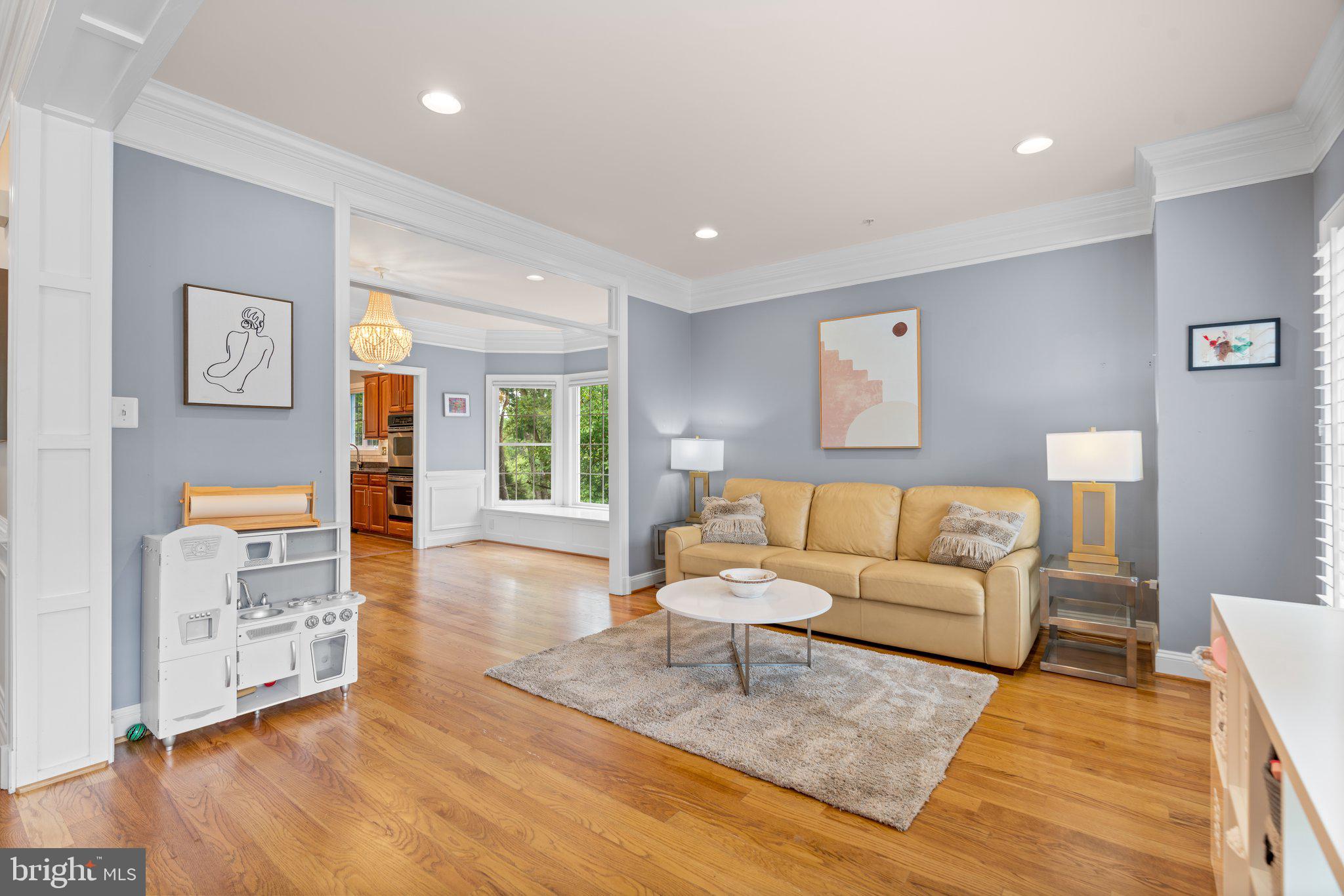 DARNESTOWN OUTSIDE - Residential