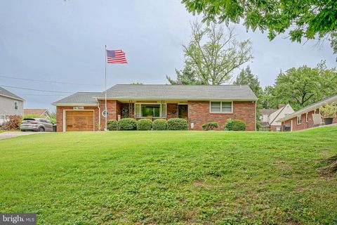 215 E LAKE DRIVE AUDUBON NJ 08106