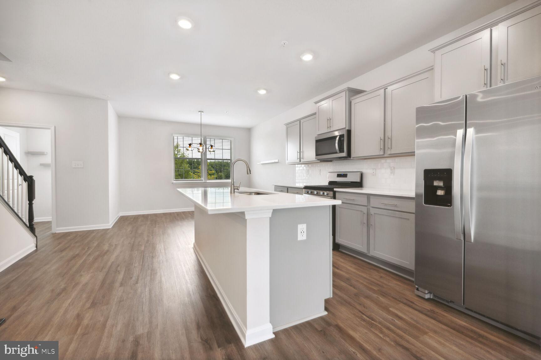 WESTVIEW SOUTH - Residential Lease