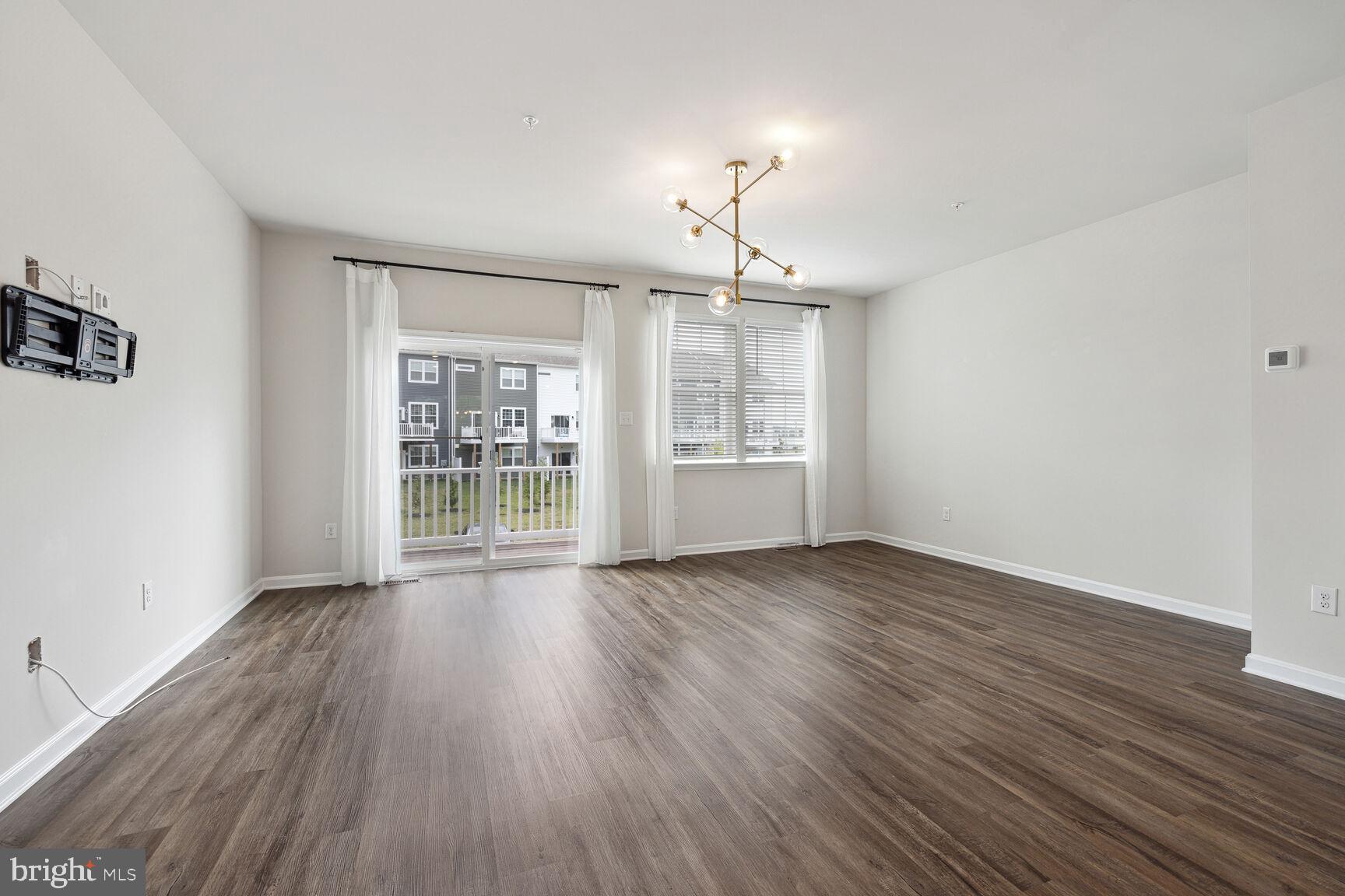 WESTVIEW SOUTH - Residential Lease