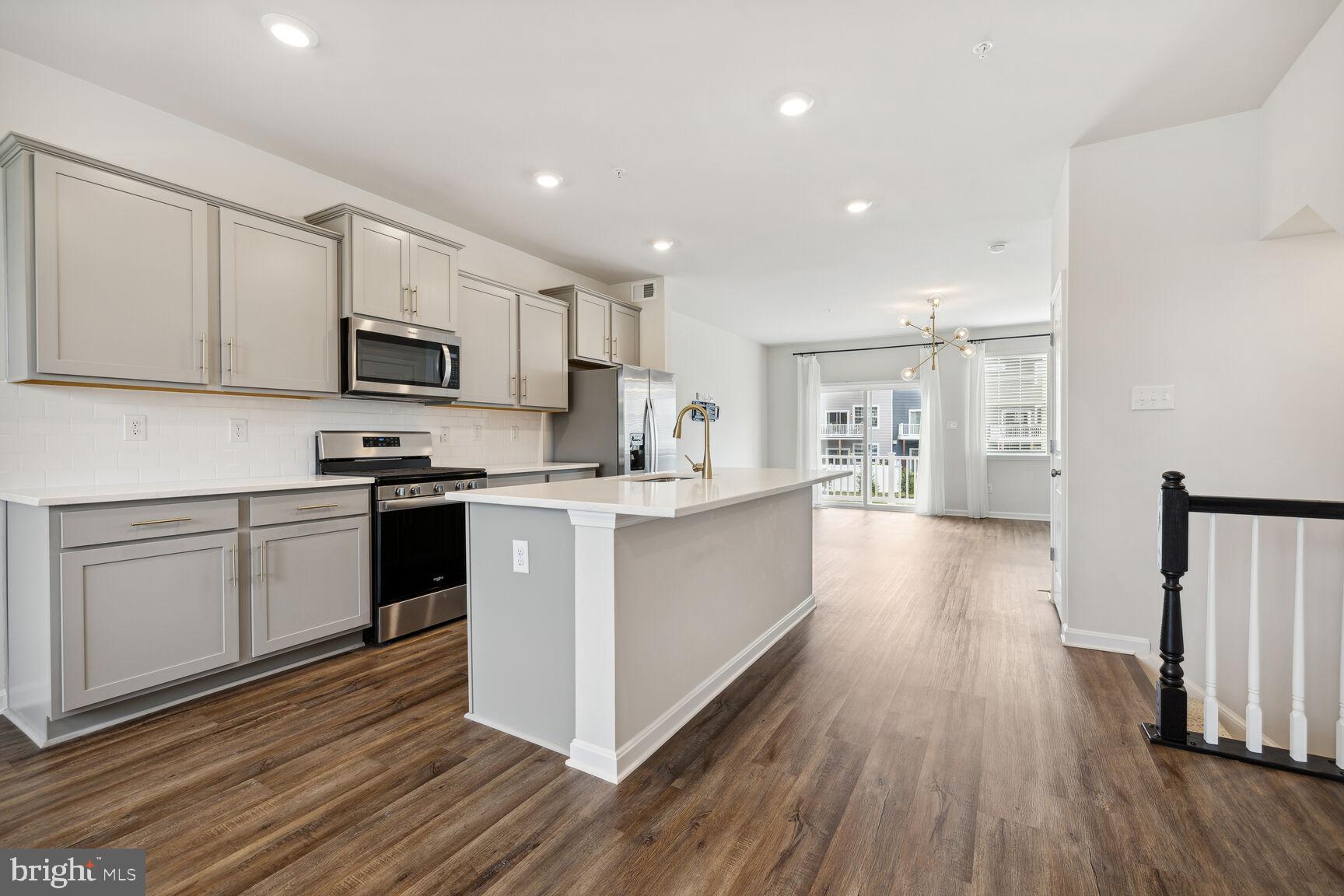 WESTVIEW SOUTH - Residential Lease