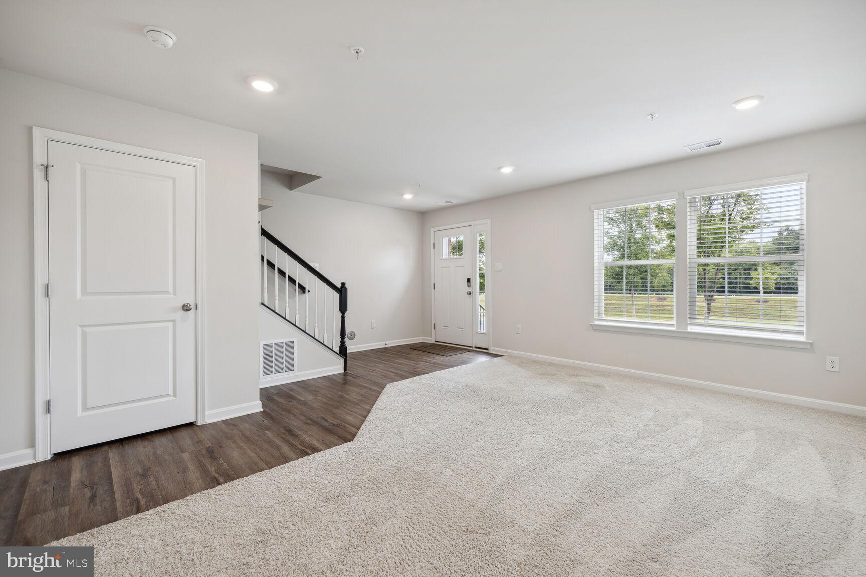 WESTVIEW SOUTH - Residential Lease