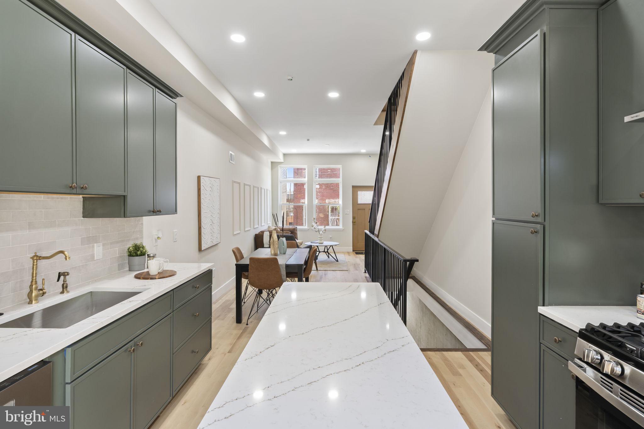 DICKINSON NARROWS - Residential