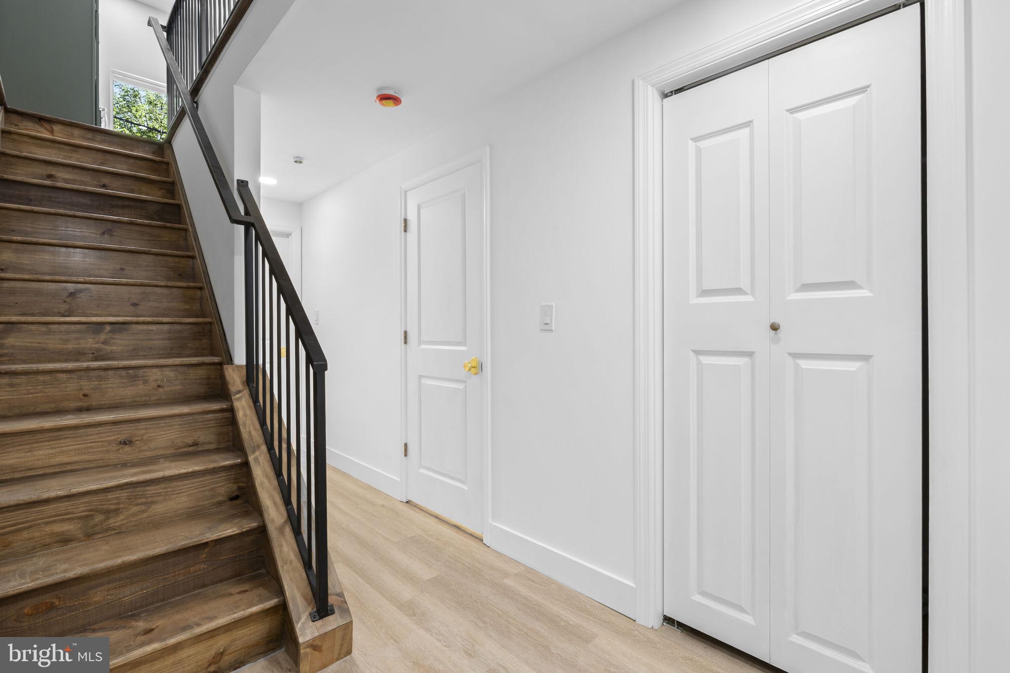 DICKINSON NARROWS - Residential