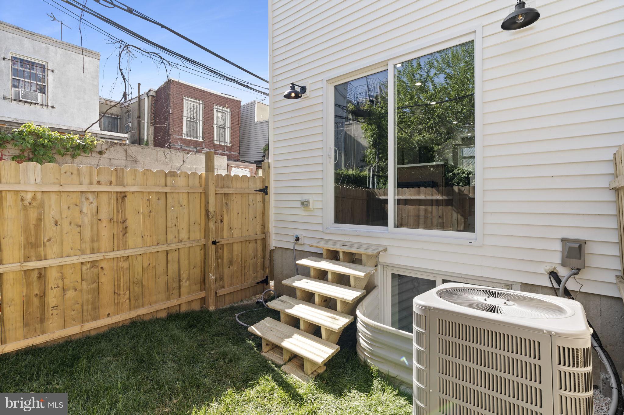 DICKINSON NARROWS - Residential