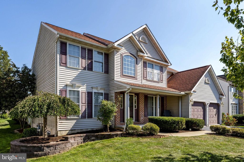 Photo of 324 Hawthorne Drive, DENVER, PA 17517 (MLS # PALA2076596)