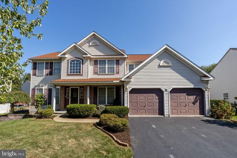 Photo of 324 Hawthorne Drive, DENVER, PA 17517 (MLS # PALA2076596)