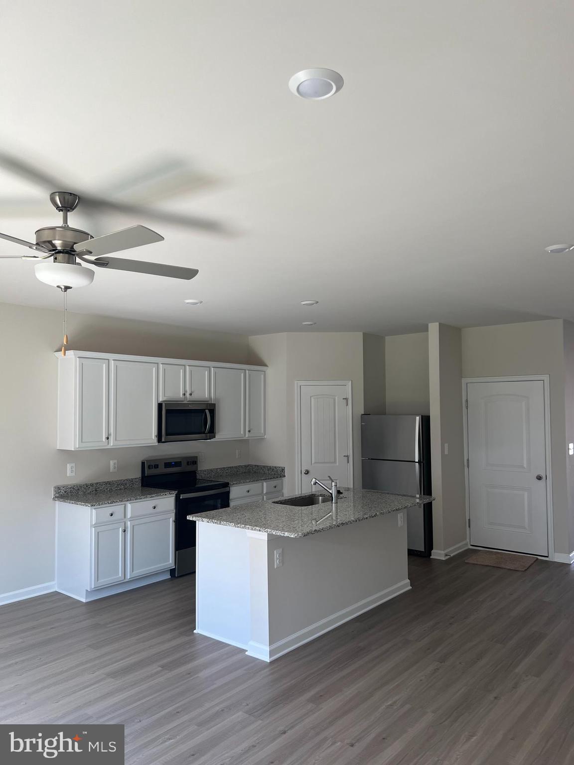 HOMEPLACE AT RIVERSIDE - Residential Lease