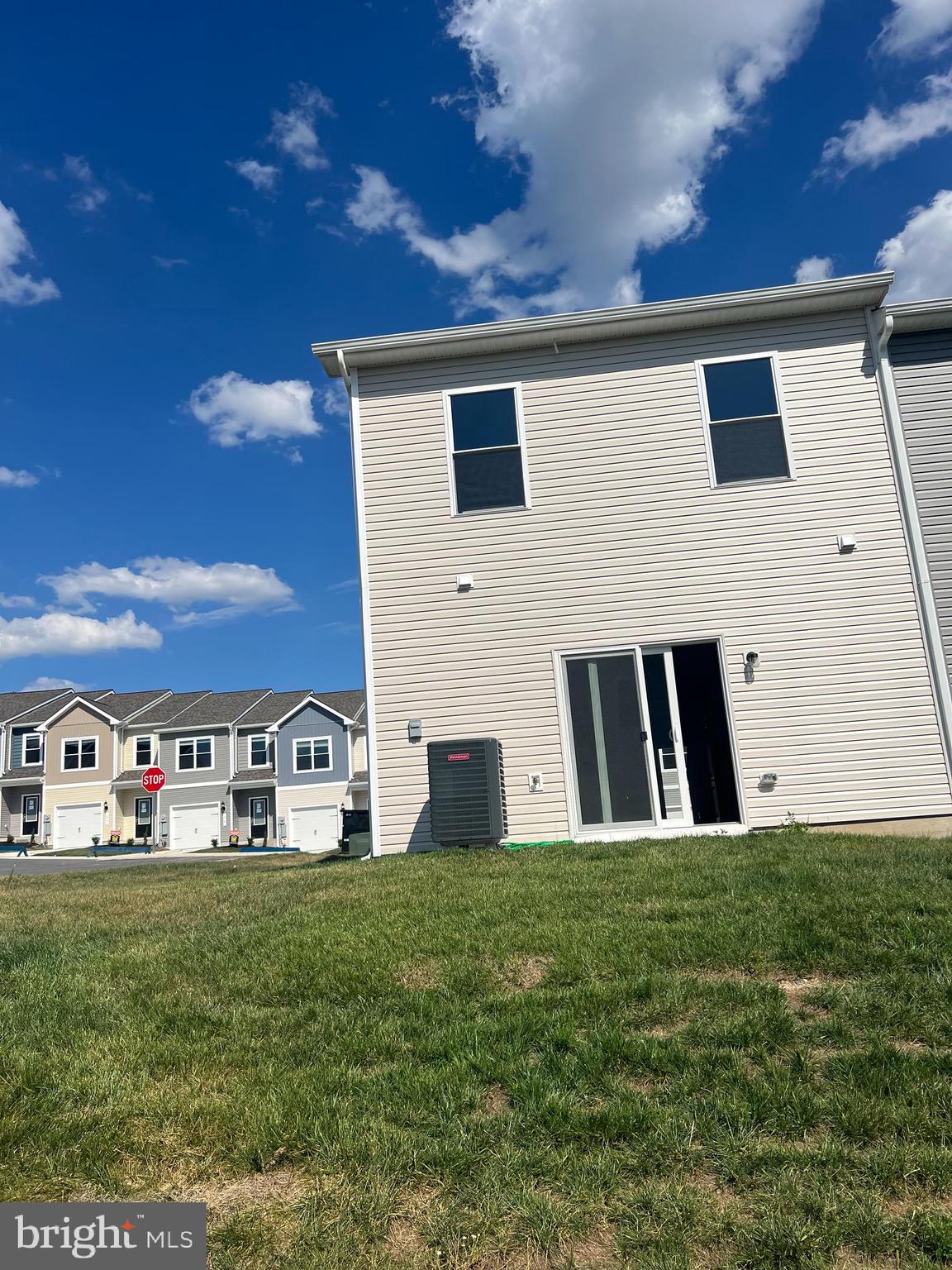 HOMEPLACE AT RIVERSIDE - Residential Lease