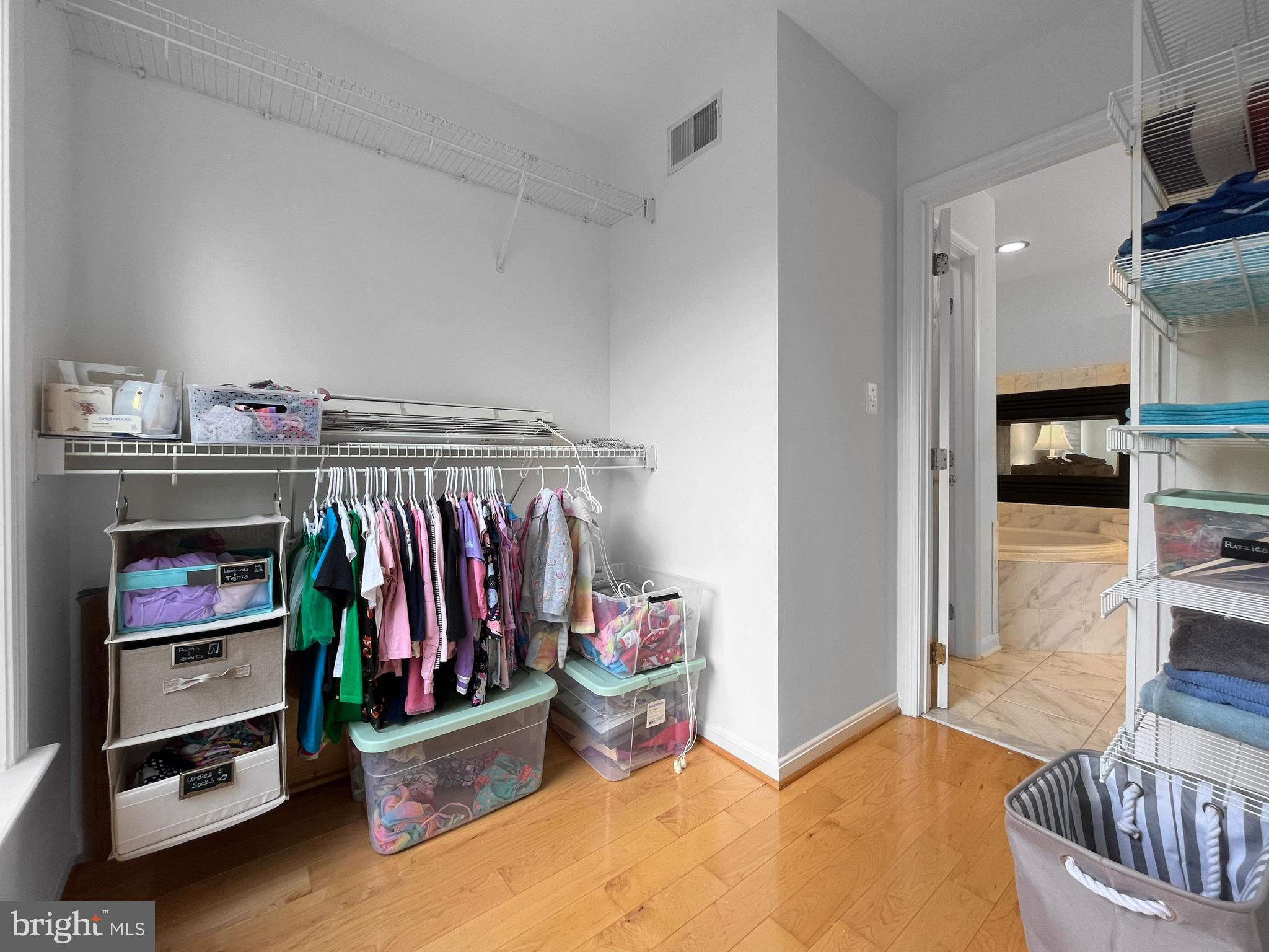 SOUTH RIDING - Residential